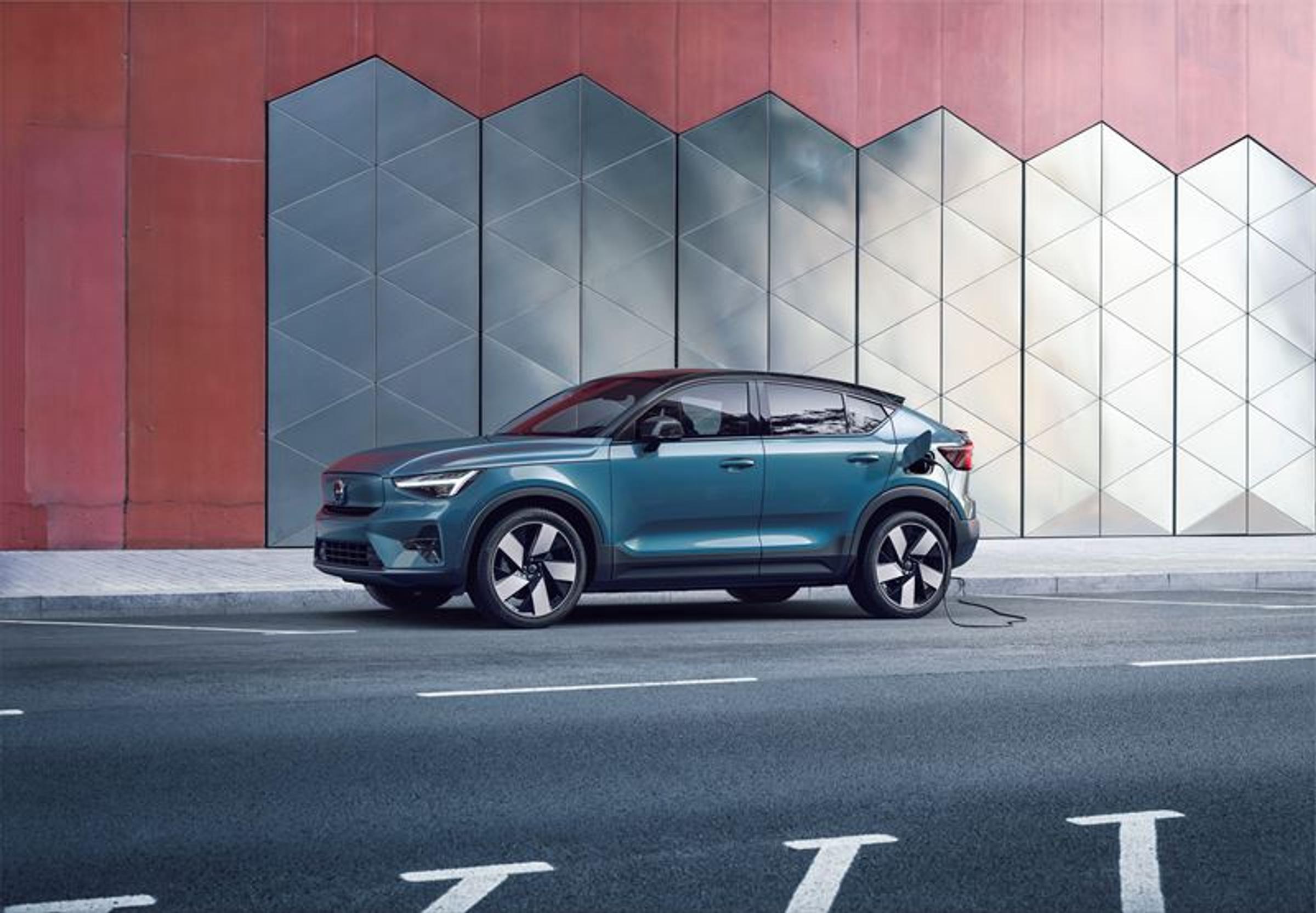 Volvo laajentaa edelleen täyssähköistä mallistoaan