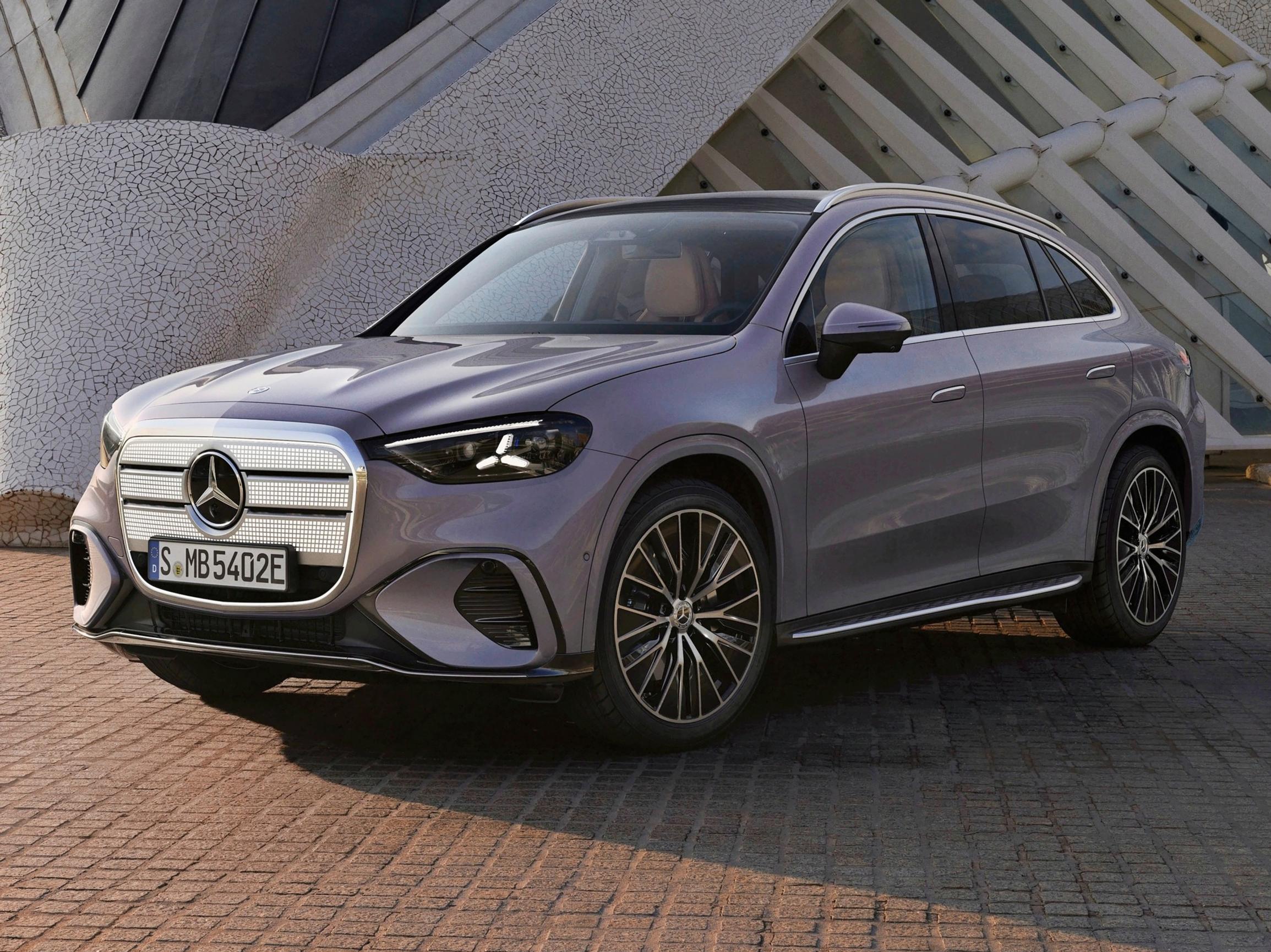 Mercedes GLC sähköistyy – Yli 700 km toimintasäde ja melkoinen lista herkullisia ominaisuuksia tarjolla