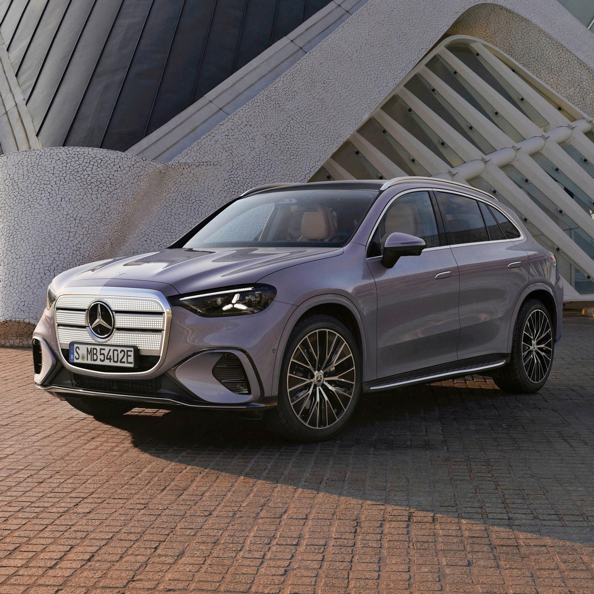 Mercedes GLC sähköistyy – Yli 700 km toimintasäde ja melkoinen lista herkullisia ominaisuuksia tarjolla