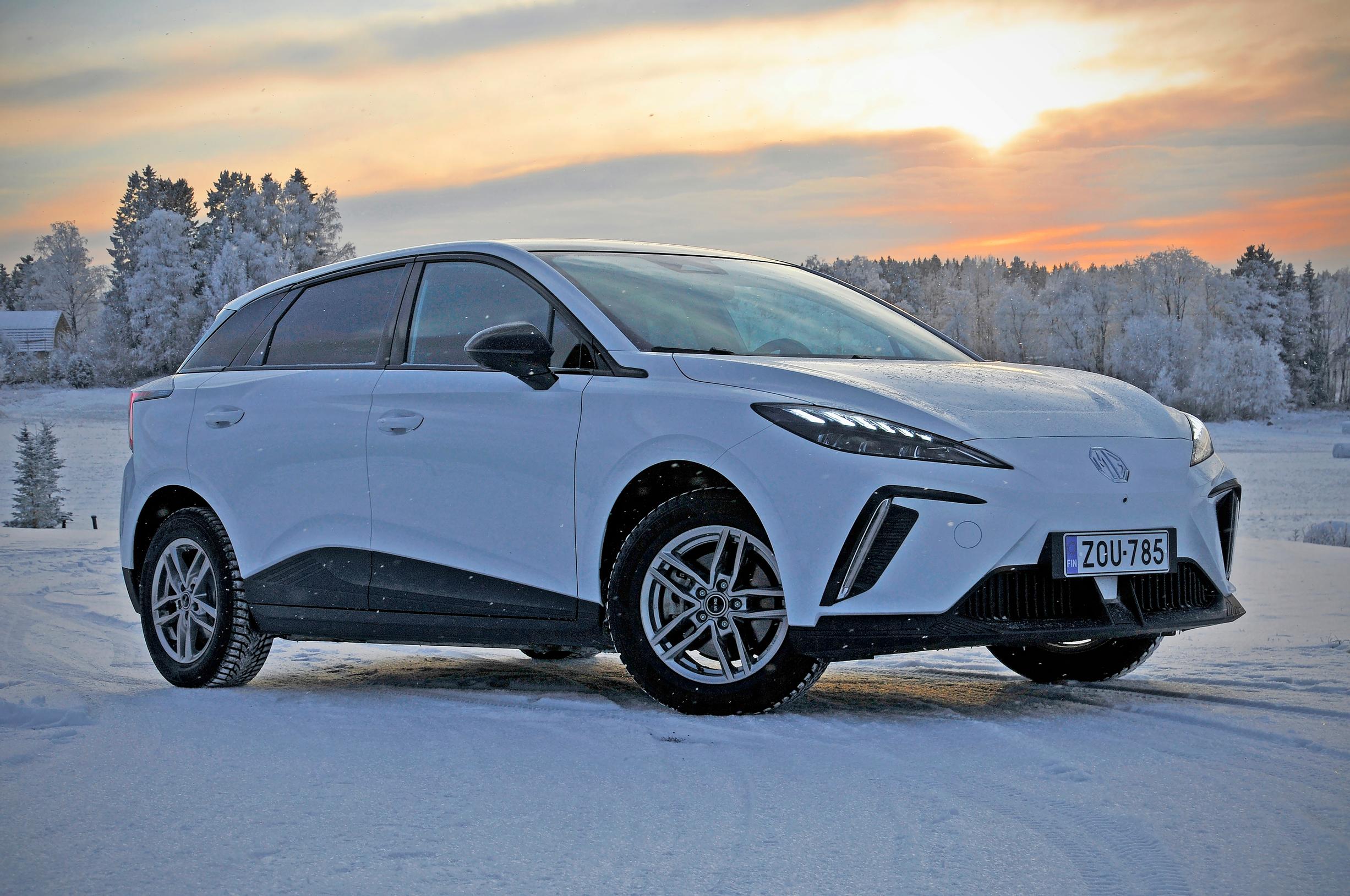 MG4 Luxury tarjoaa juuri sen, mitä sähköautoilta on odotettu jo pitkään – Tässä on Suomen edullisin uusi sähköauto 