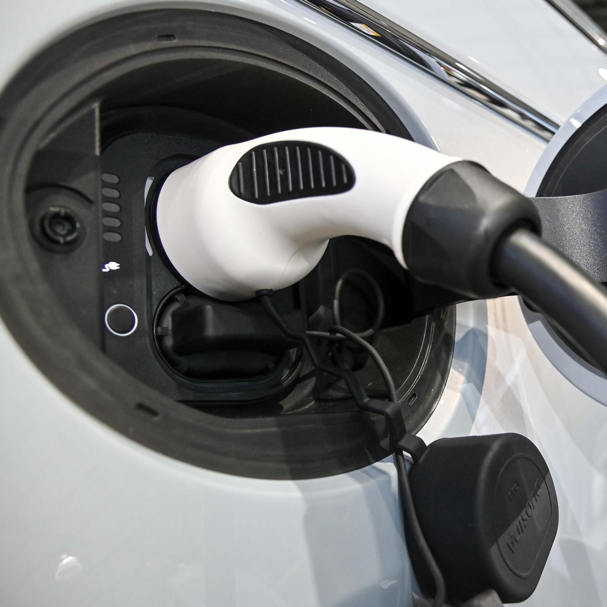 Viikon auto: Fiat 500E 23,8 kWh koeajossa – Katso Tuulilasin autovideo 