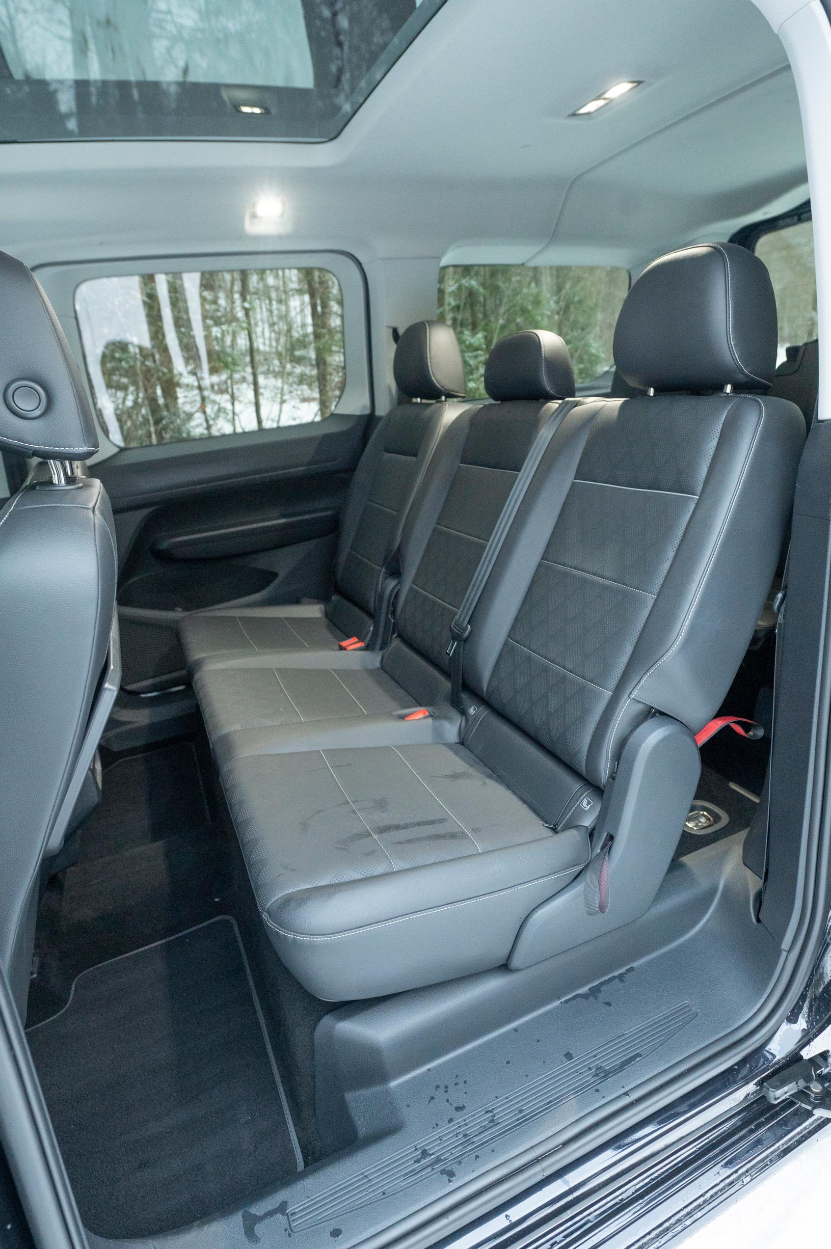 Ford Tourneo Grand Connect Titanium 2.0 EcoBlue takapenkki