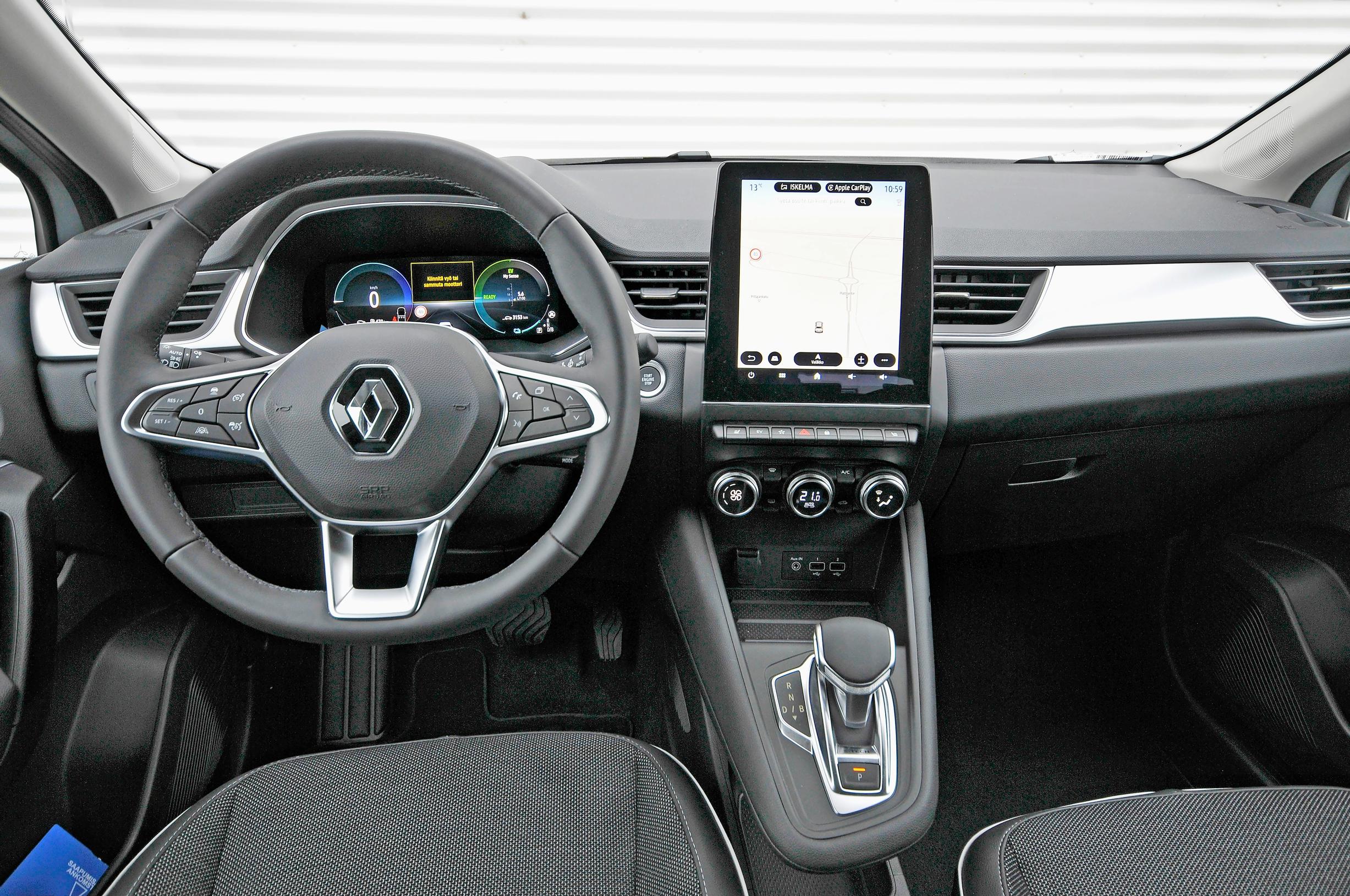Renault Captur E-Tech 145 Full Hybrid Technon ohjaamo on selkeä ja toiminnallinen