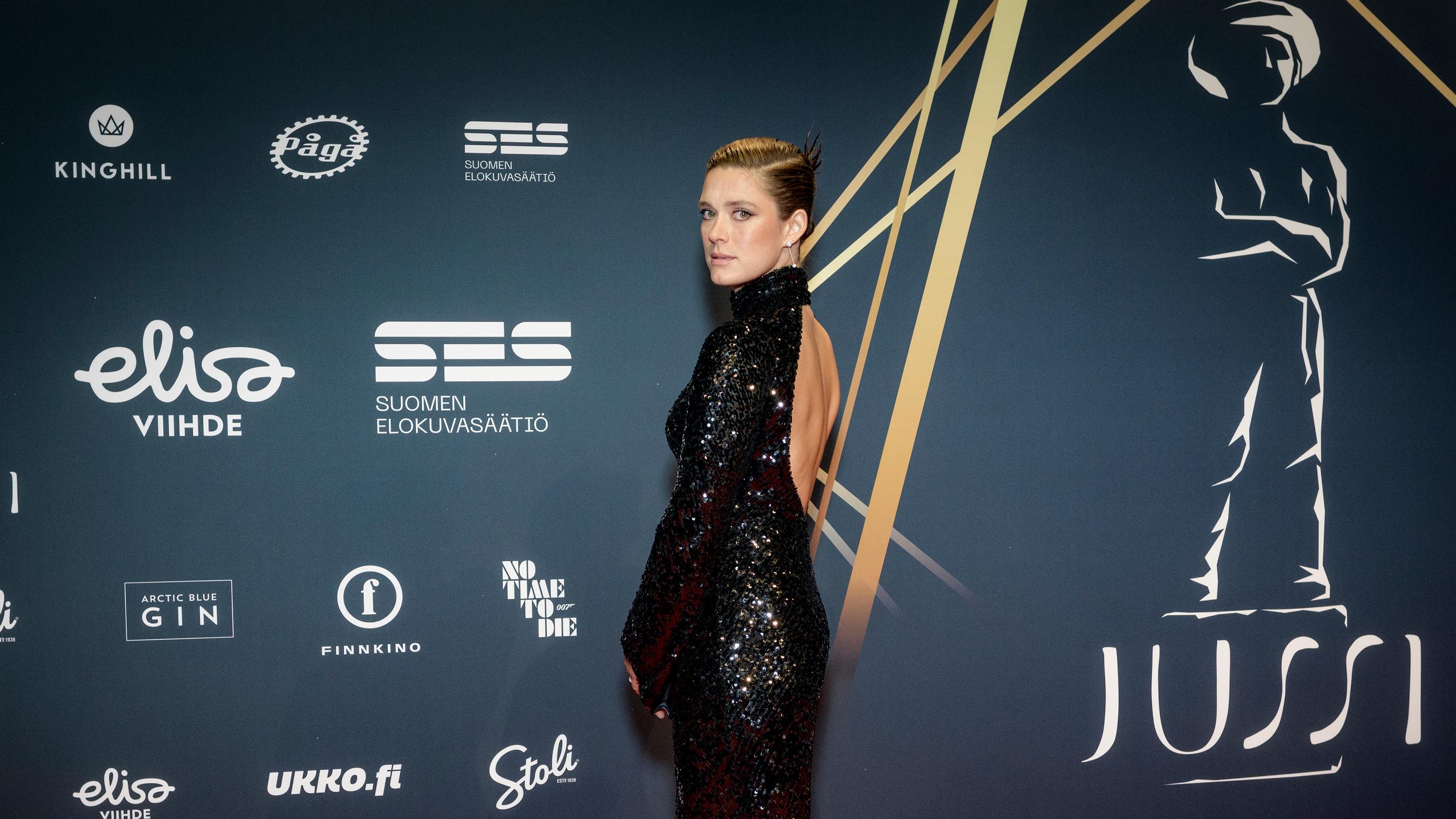 Krista Kosonen kuvasi koko kesän Italiassa koronan ehdoilla – Iina Kuustonen opetteli akrobatiaa