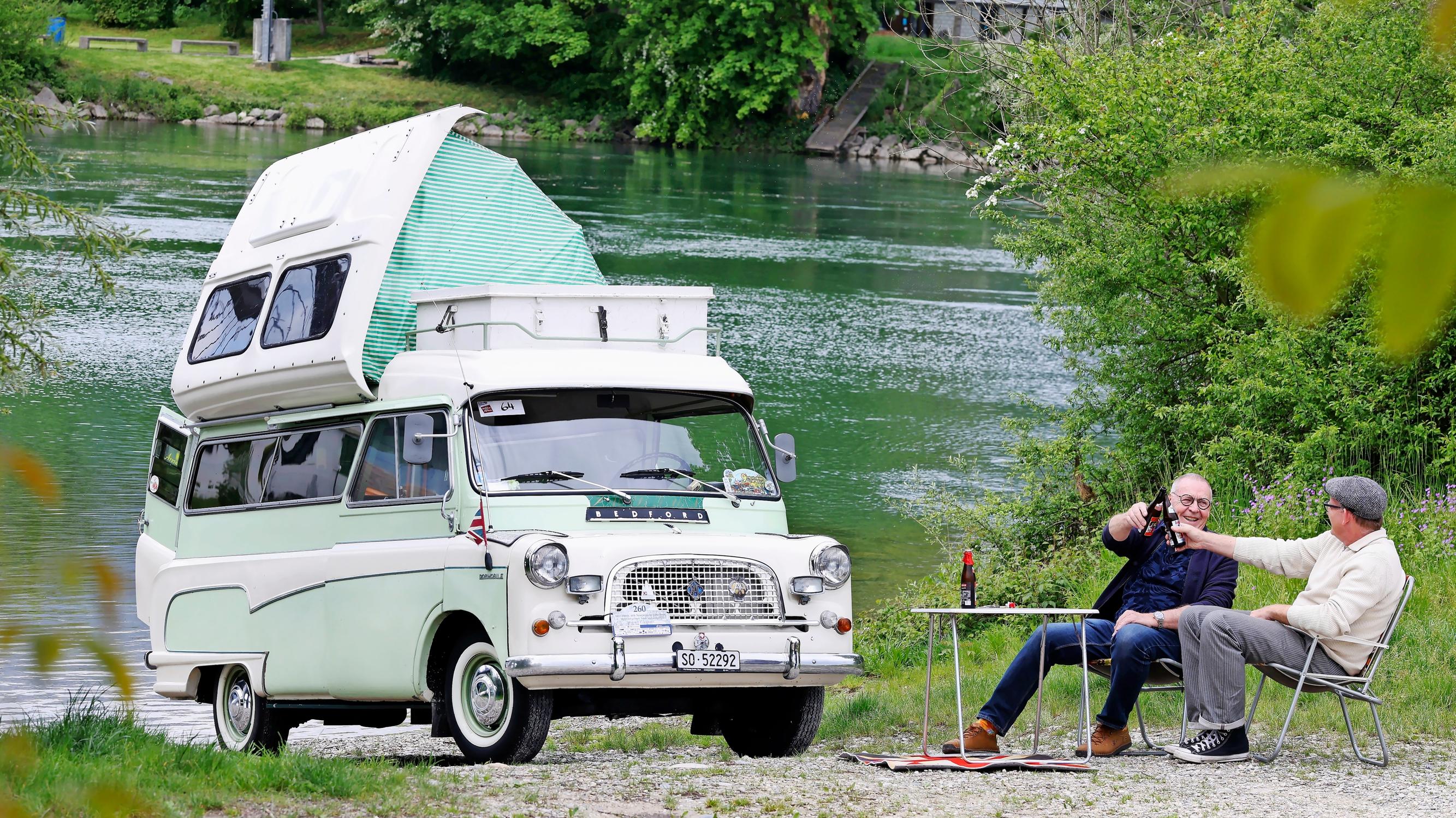 Bedford Dormobile | Retkeilyauto englantilaisittain | Klassikko | Tuulilasi