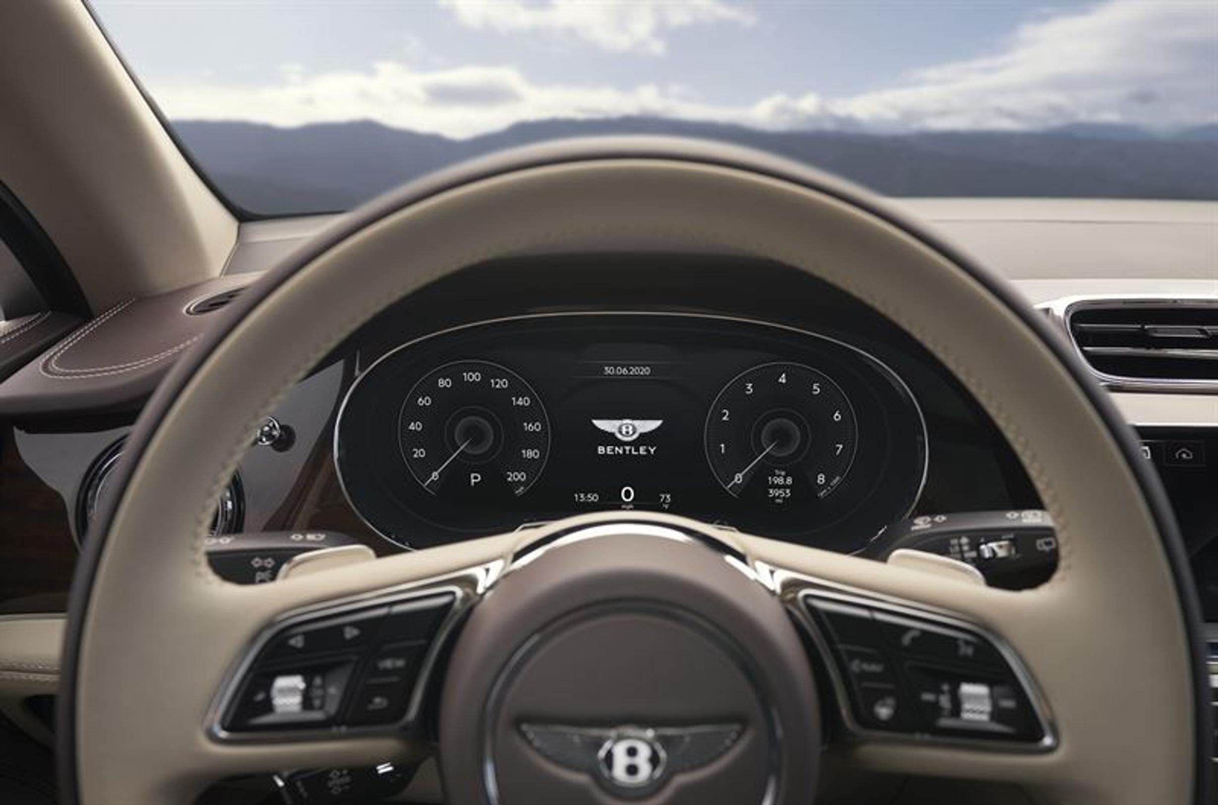 Volkswagen heivaamassa Bentleyn Audille