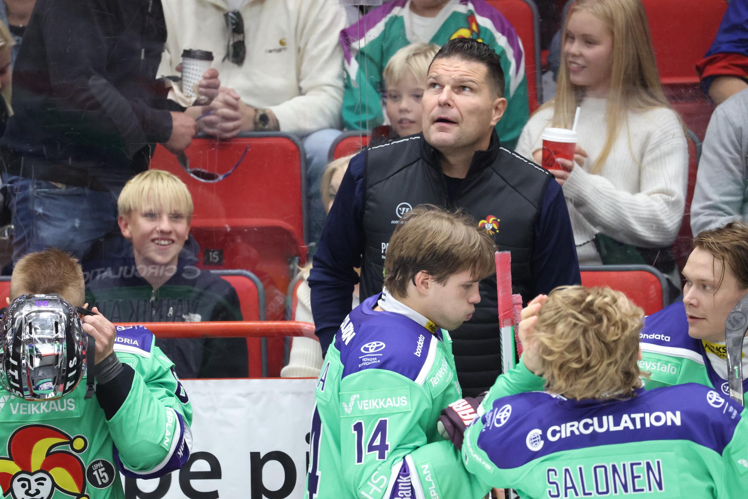 KHL-konkari Teemu Pulkkinen alisti Jokereita jäällä ja katsomossa – "Tomek Valtonen jäi taas niukasti mutta ilkeästi hopealle"