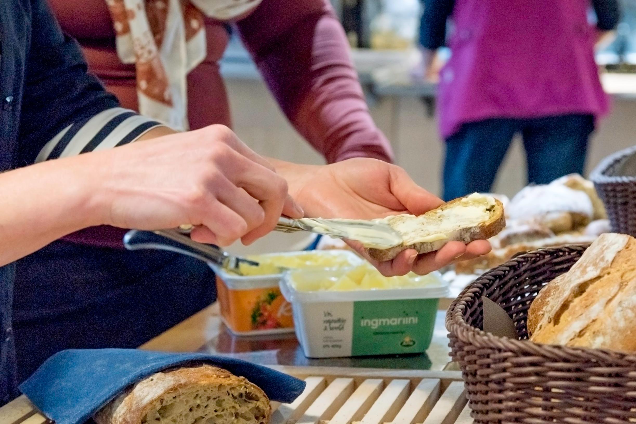 Ruoka-aputoimijat kokivat, että he tarvitsisivat toiminnassaan lisää aikaa ja resursseja keskustelulle, palveluohjaukselle ja ryhmätoiminnalle.