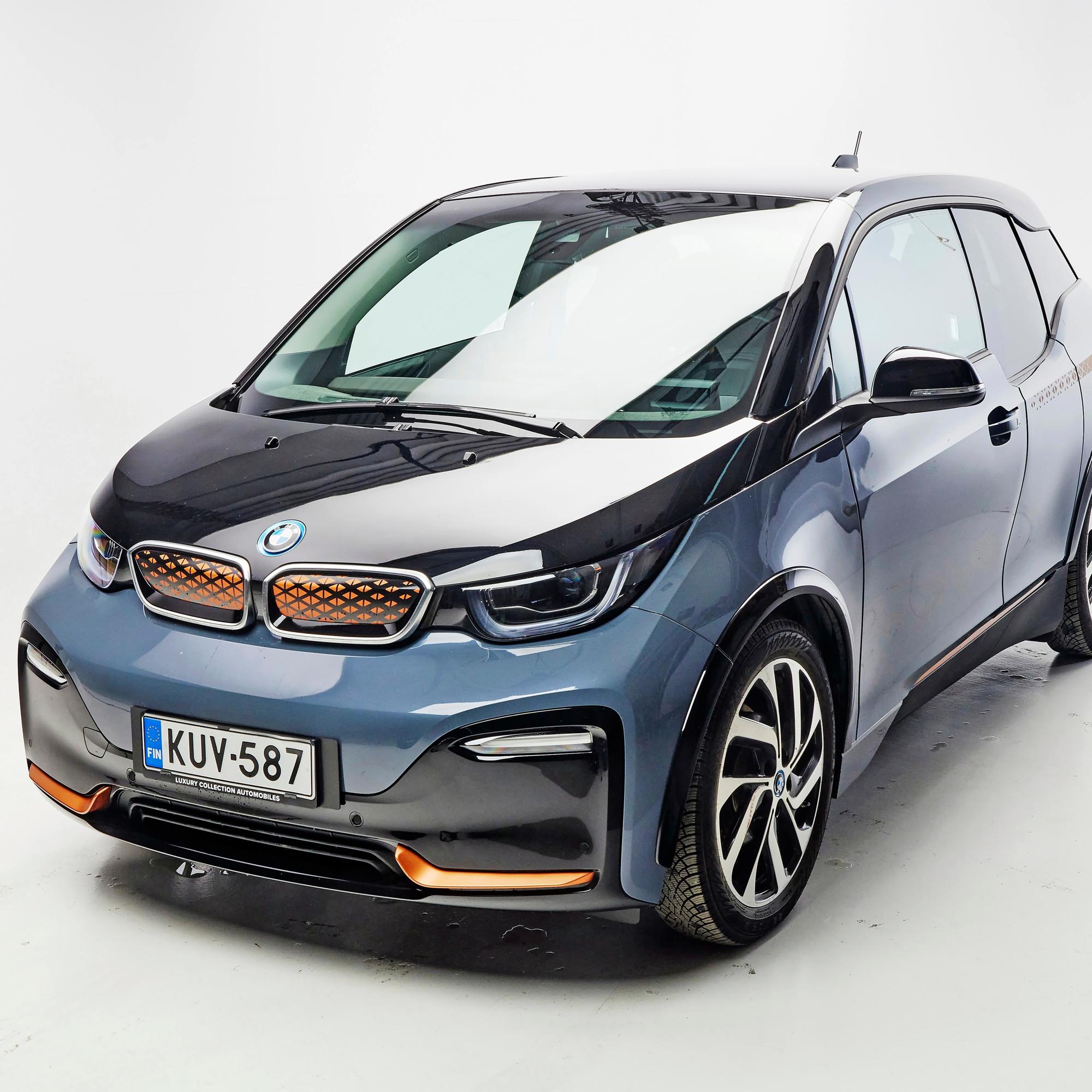 BMW i3s Unique Forever Edition vm. 2022 – ”Tämä on järjettömän ketterä – Jos ei ole i3:ta ajanut, on vaikea käsittää, miten pieneen tilaan se menee”