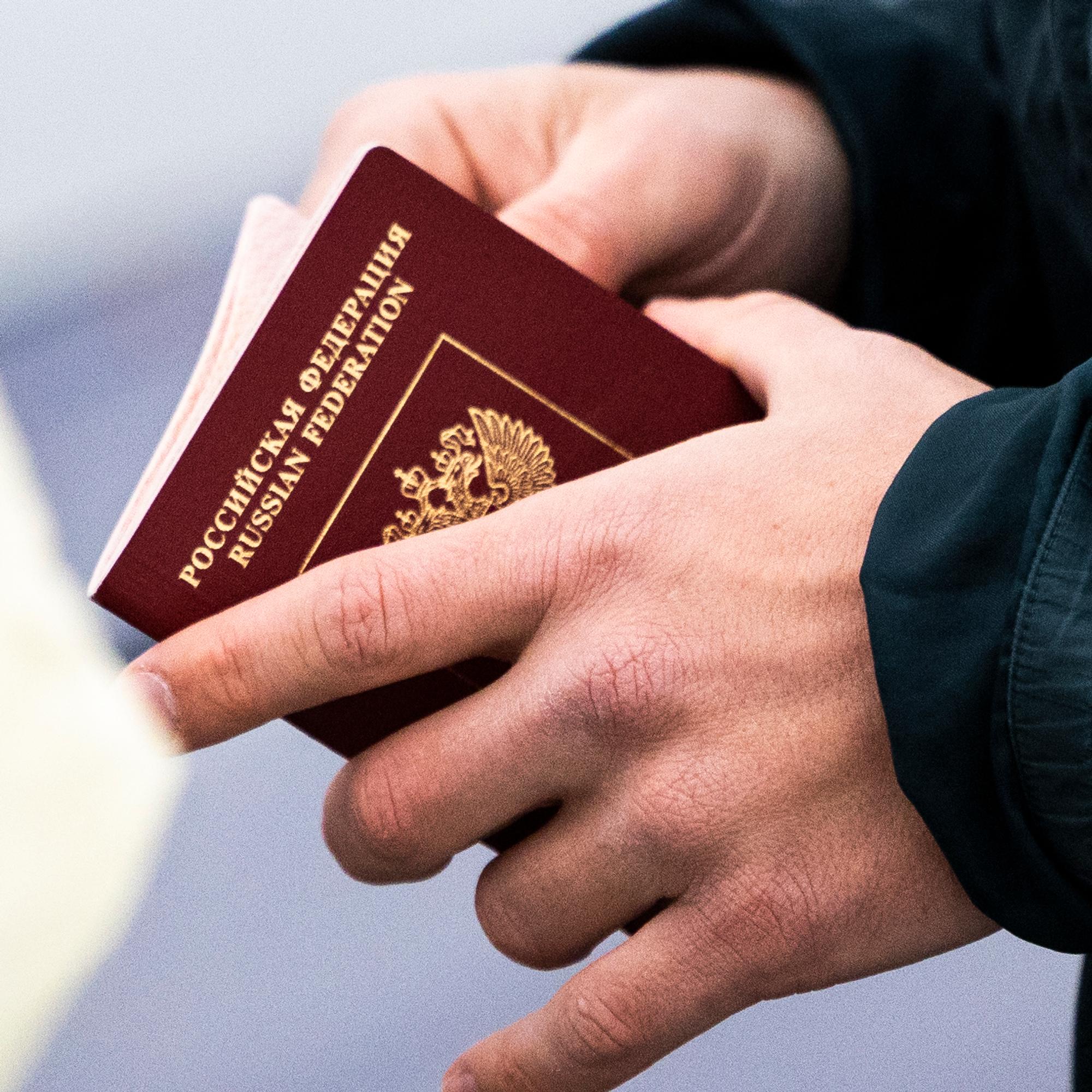 Suomen raja sulkeutui venäläisiltä turisteilta yöllä – Liikekannallepano kasvatti tulijoiden määrää, joka nyt putoaa puoleen entisestä