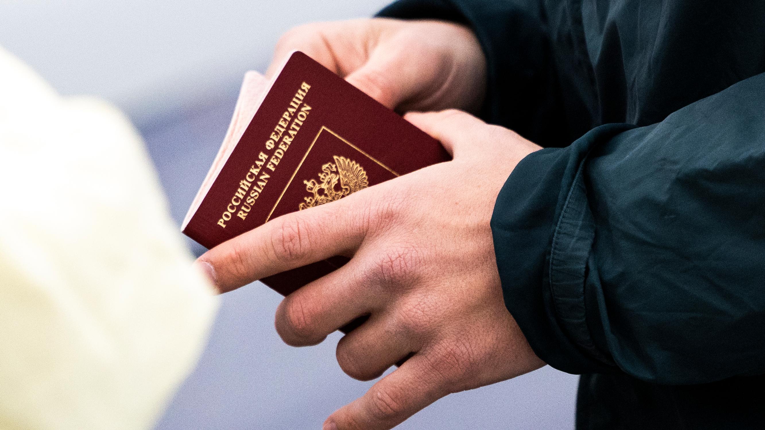 Suomen raja sulkeutui venäläisiltä turisteilta yöllä – Liikekannallepano kasvatti tulijoiden määrää, joka nyt putoaa puoleen entisestä
