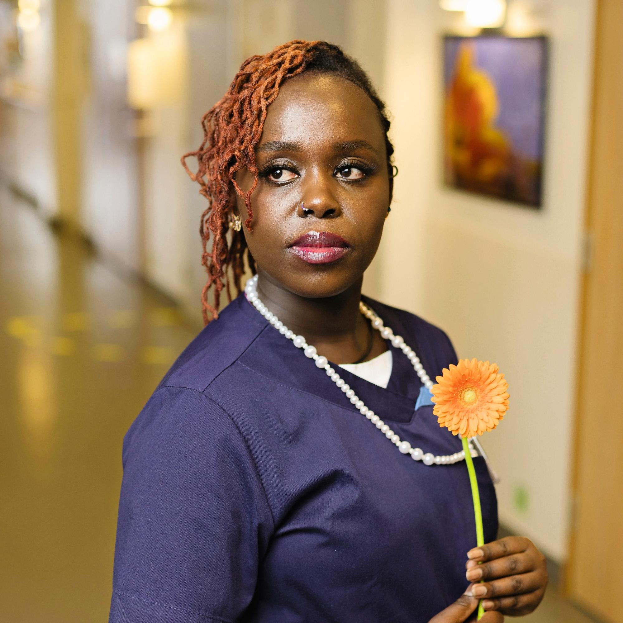 ”Sukulaiset alkoivat itkeä ja huutaa – Yritin lohduttaa ja auttaa, mutten tiennyt miten – Tämä on ollut vaikeimpia kokemuksia työssäni” 