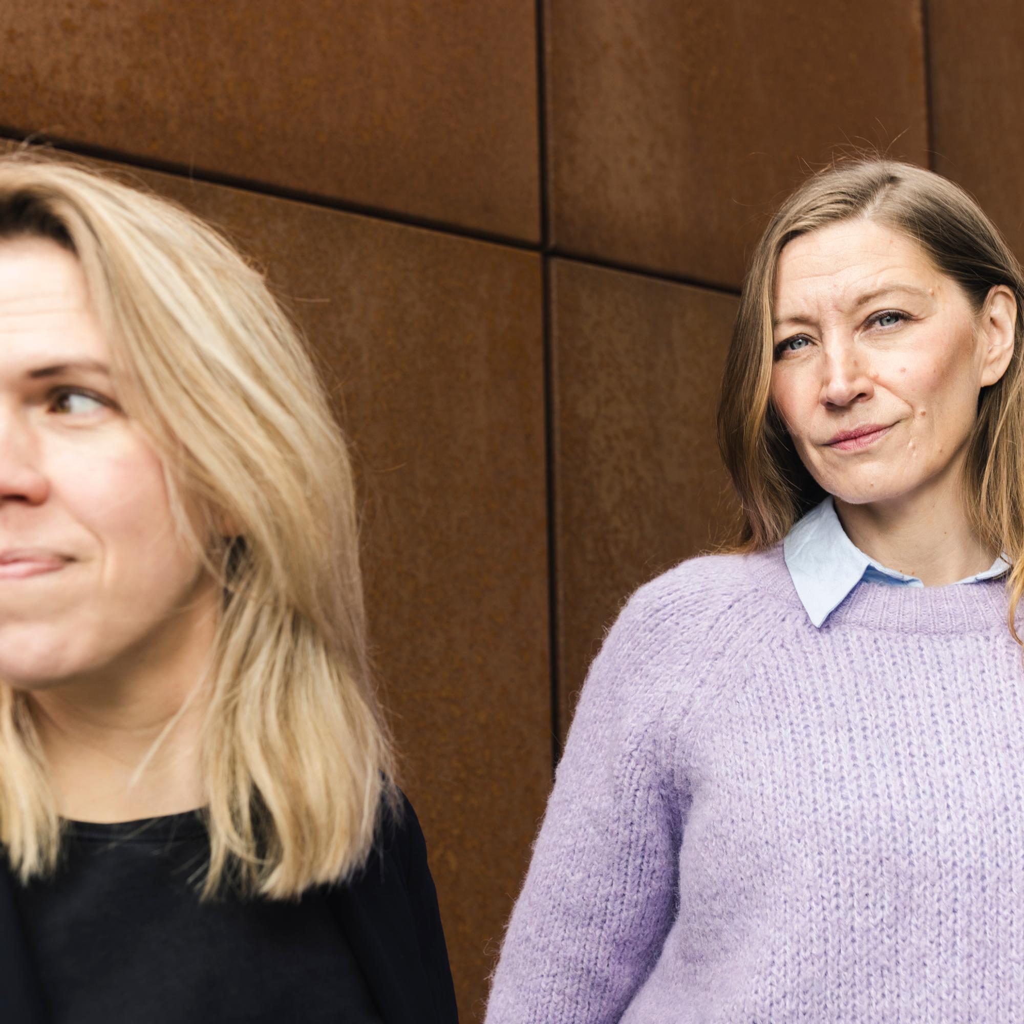 ”On onnetonta, jos kumppani kerryttää varallisuutta, kun toisen rahat menevät elintason ylläpitämiseen” – Julia Thurénin ja Merja Mähkän mielestä rahojen tasajako harvoin kannattaa