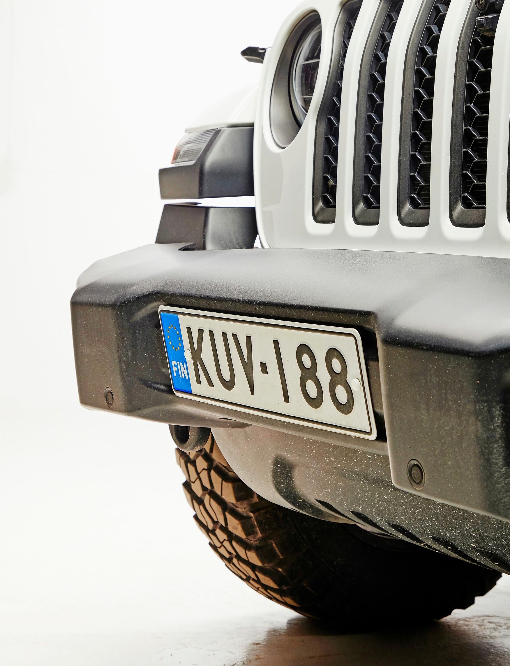 Jeep Wrangler ei pelästy pahojakaan paikkoja.