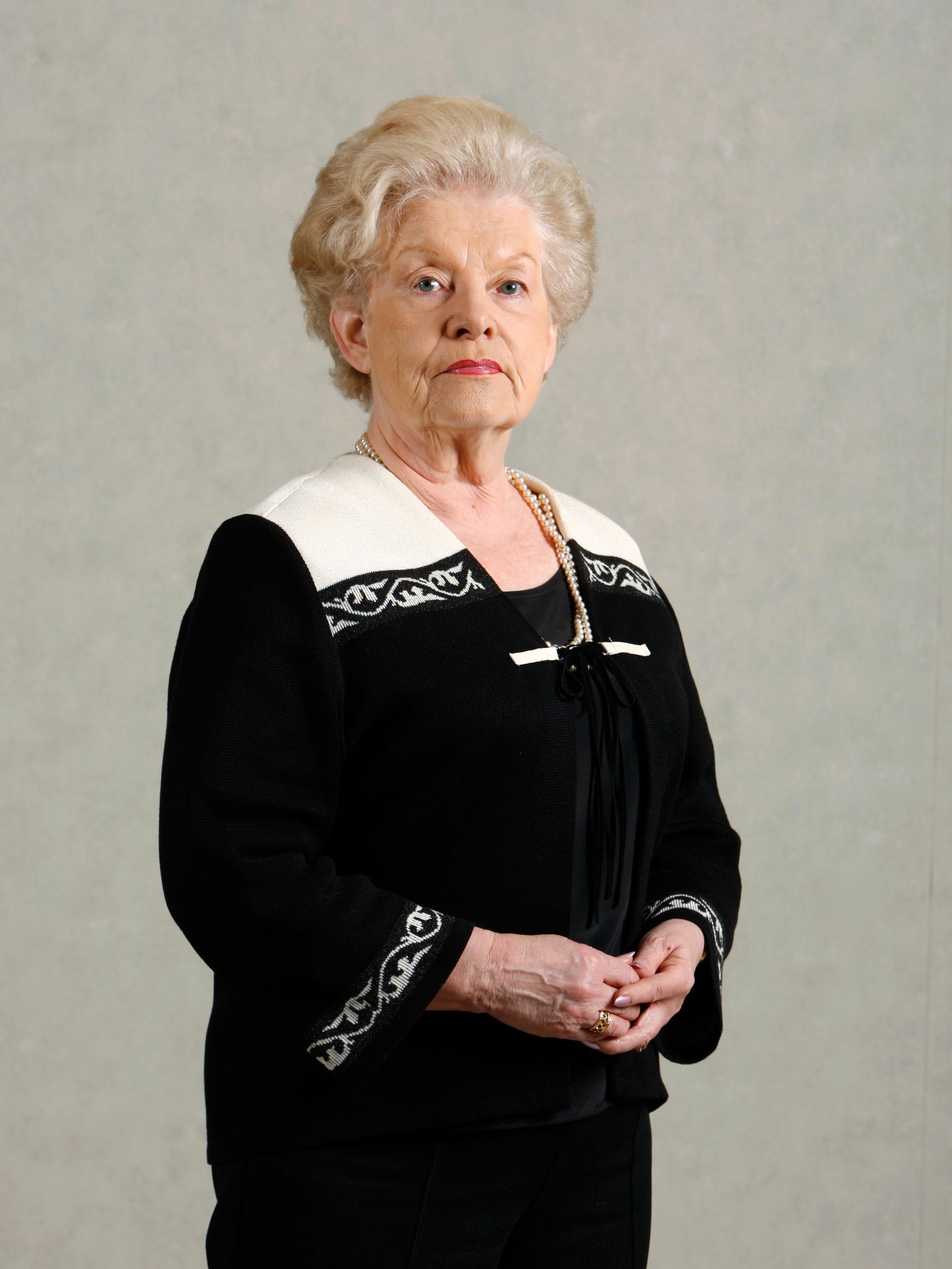Kirjailija Pirjo Tuominen: Historia tuo perspektiiviä