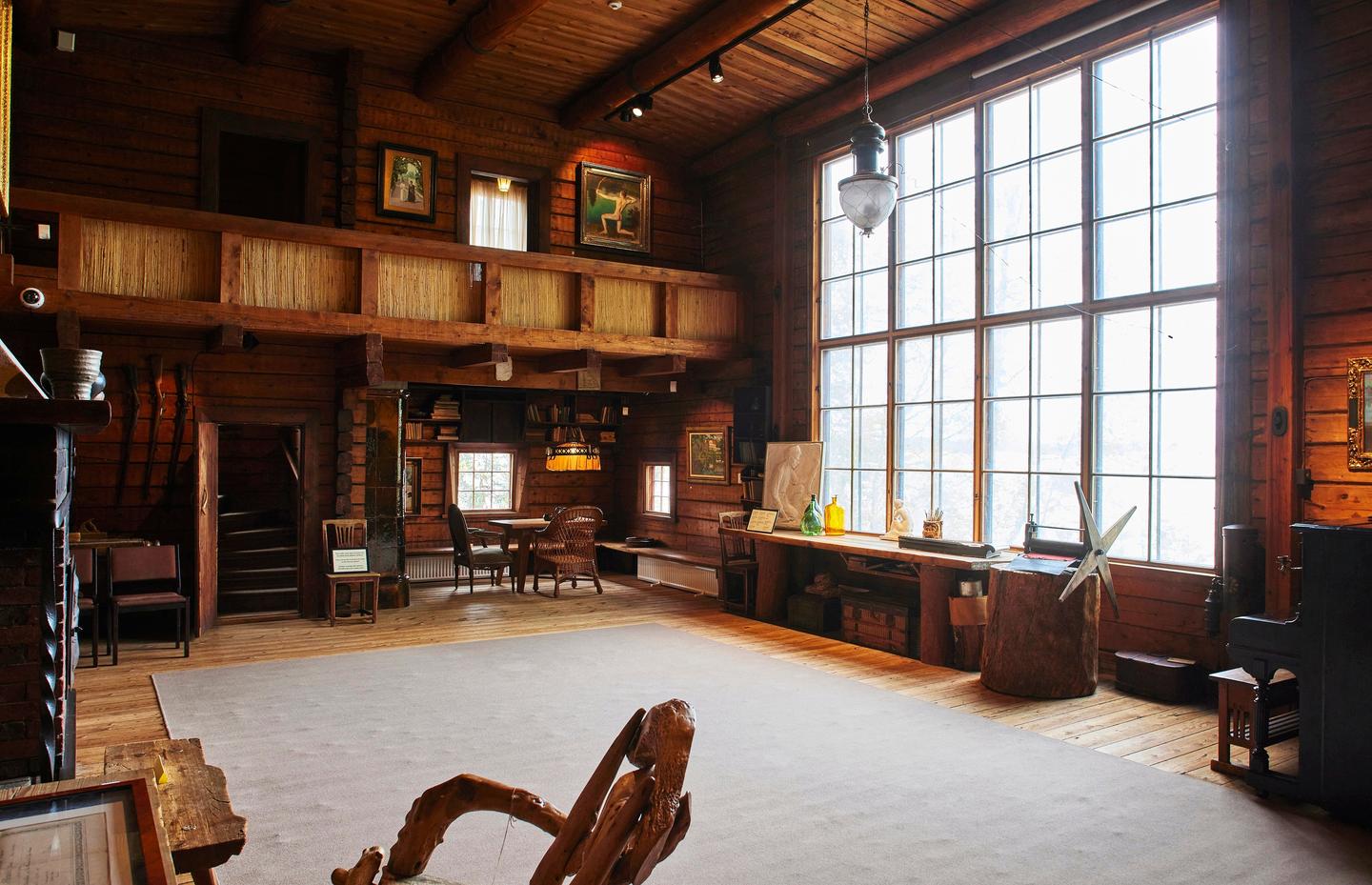 Pekka Halonen: Lempeä isä rakensi Halosenniemen hirsilinnan | Apu