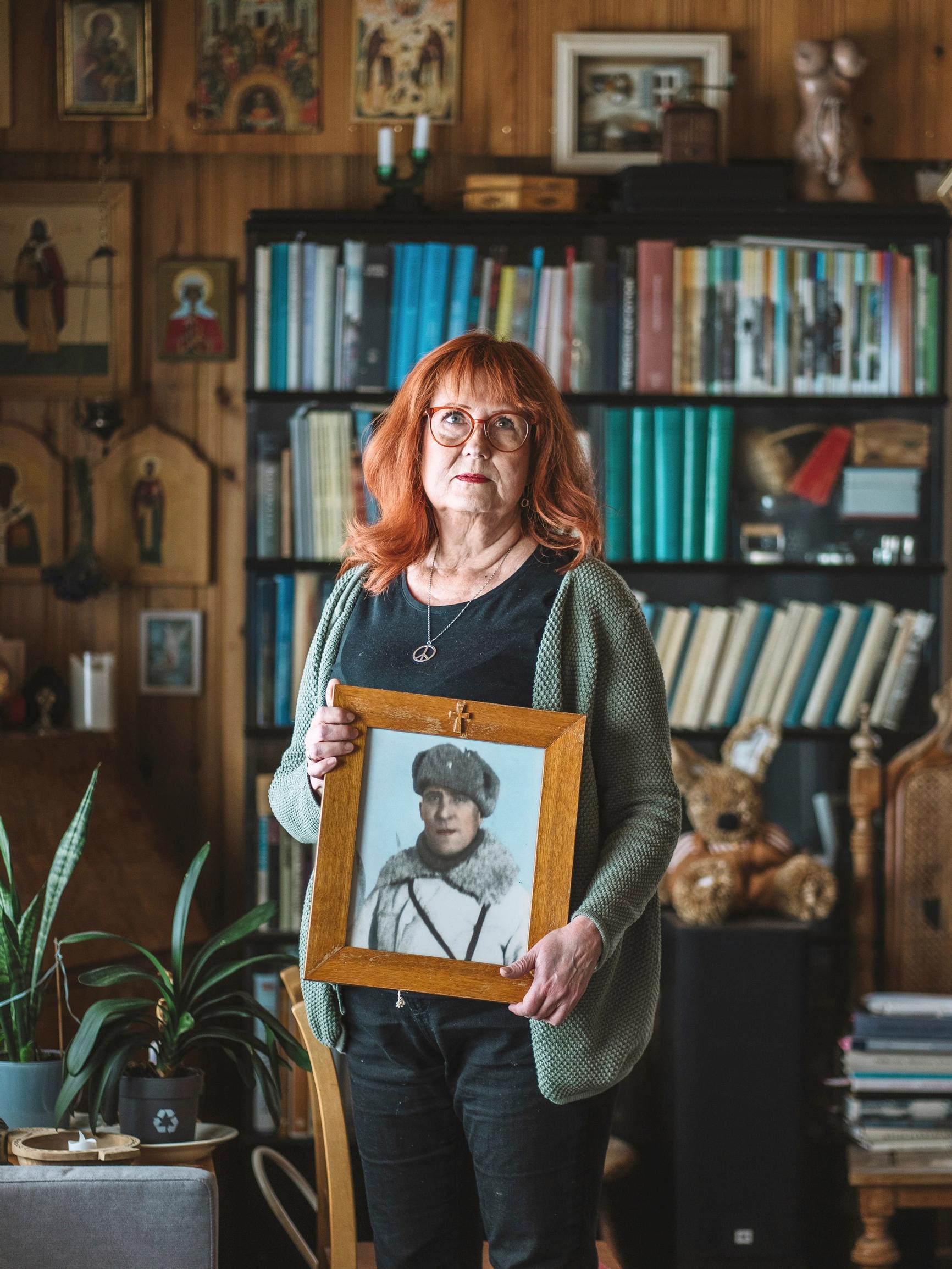 Isoisä oli rintamakarkuri, josta ei koskaan puhuttu – Tuija Saarinen-Härkönen selvitti, kuinka Eino oli elänyt koko elämänsä yhteiskunnan marginaalissa