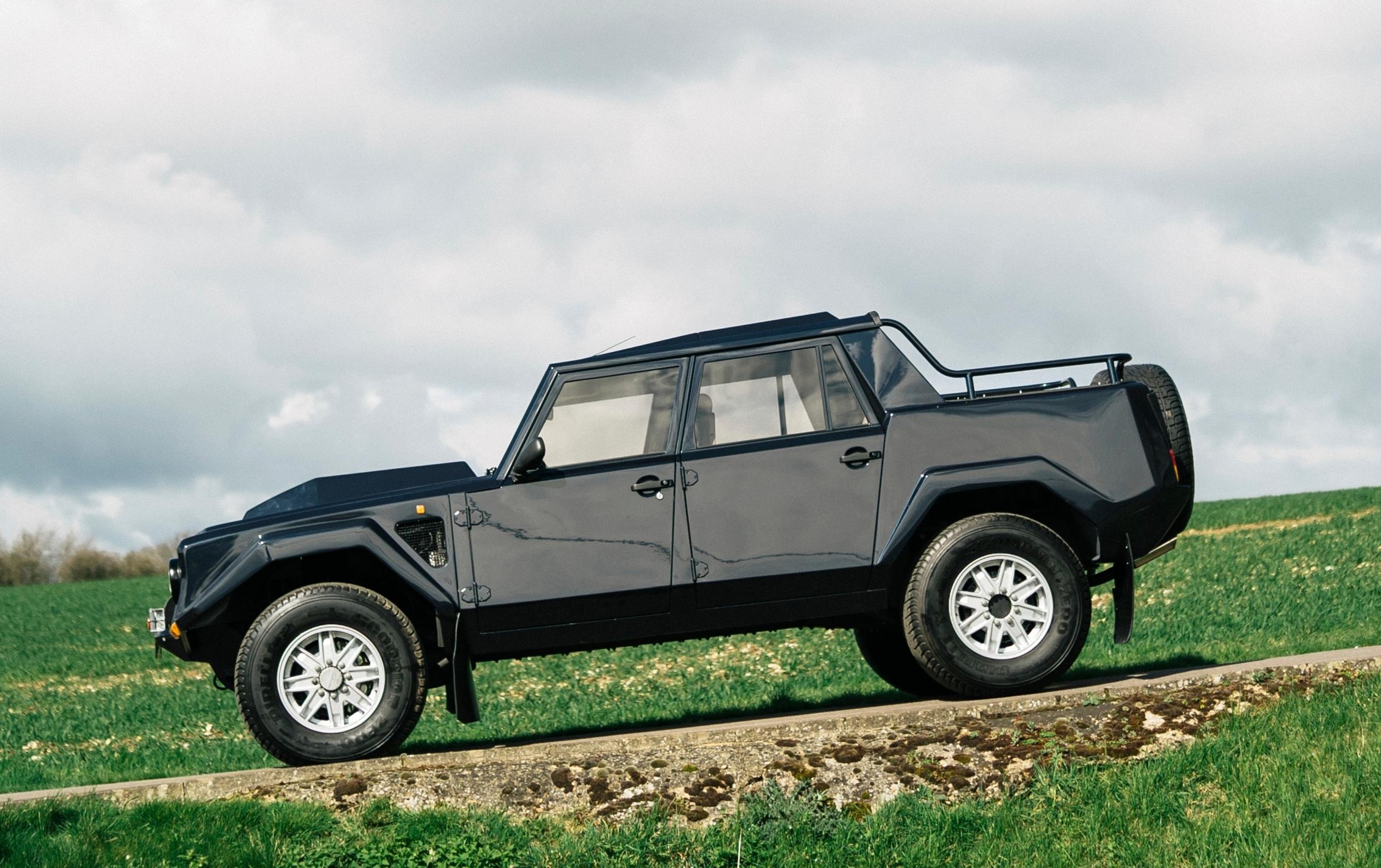 Lamborghini LM002
