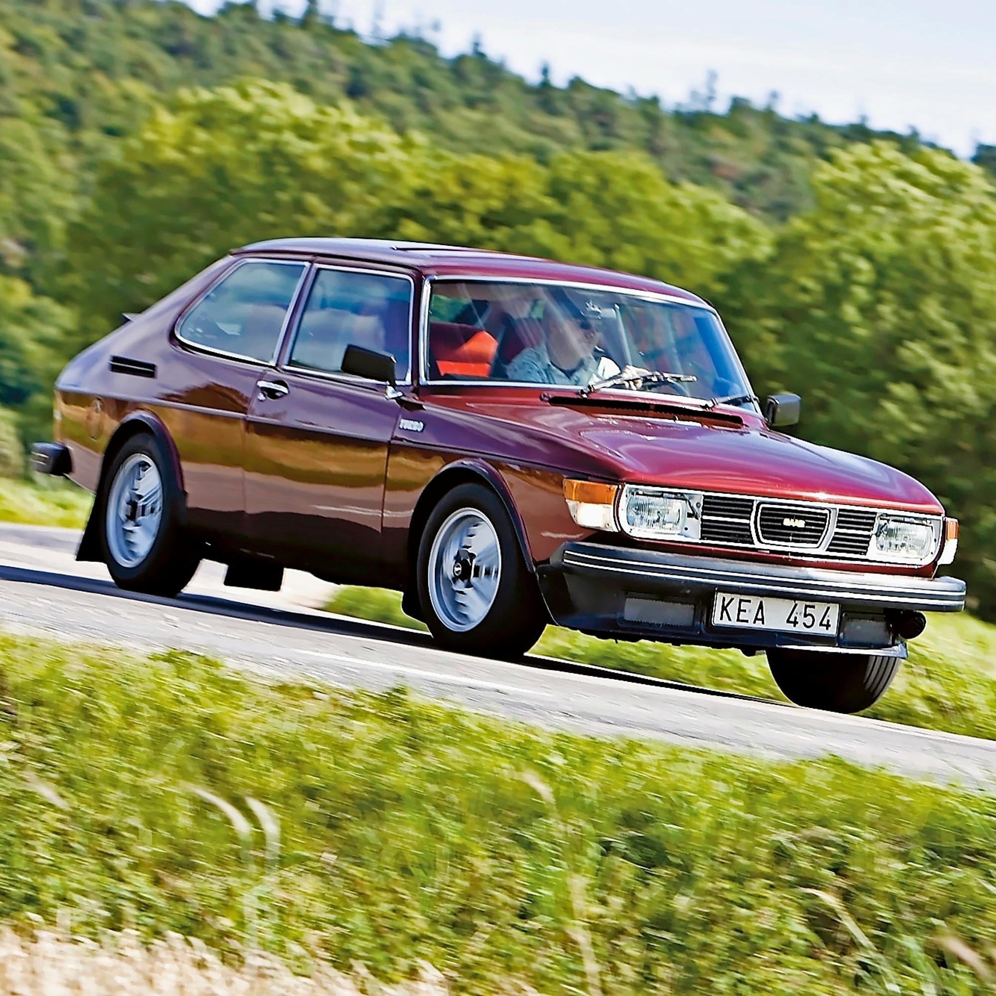 Kirjailija Christian Rönnbackan Saab 99 EMS oli erikoisviritetty humppa-auto – Toinen pissapojan säiliö varattu viinaksille