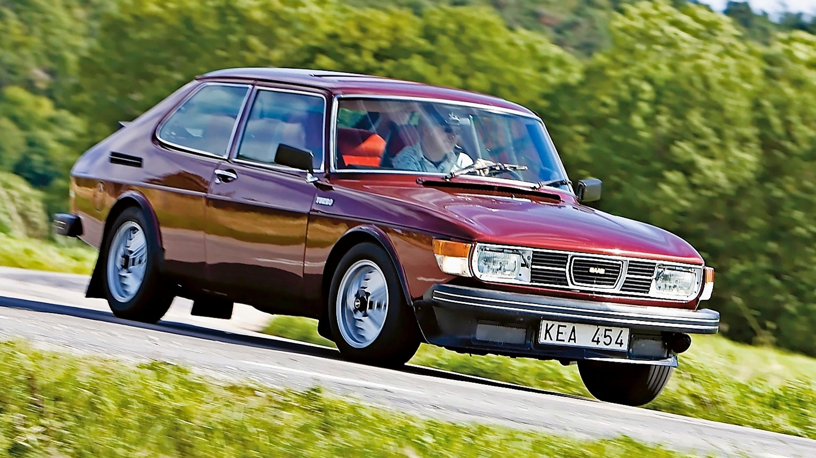 Kirjailija Christian Rönnbackan Saab 99 EMS oli erikoisviritetty humppa-auto – Toinen pissapojan säiliö varattu viinaksille