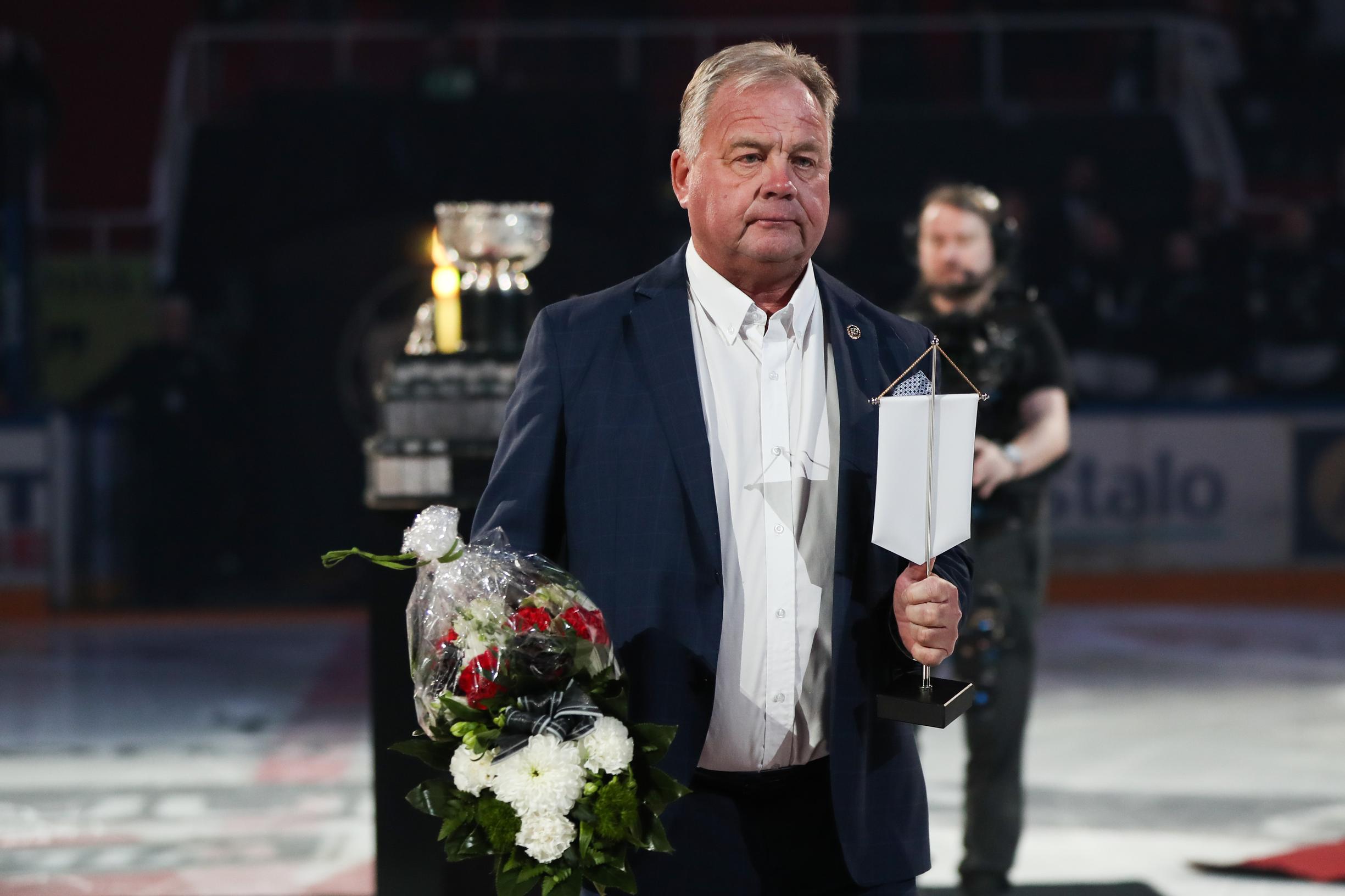 Aition tiedot: Jääkiekkoliiton valmennusvaliokunnan puheenjohtajaksi on nousemassa legendaarinen kultasormi