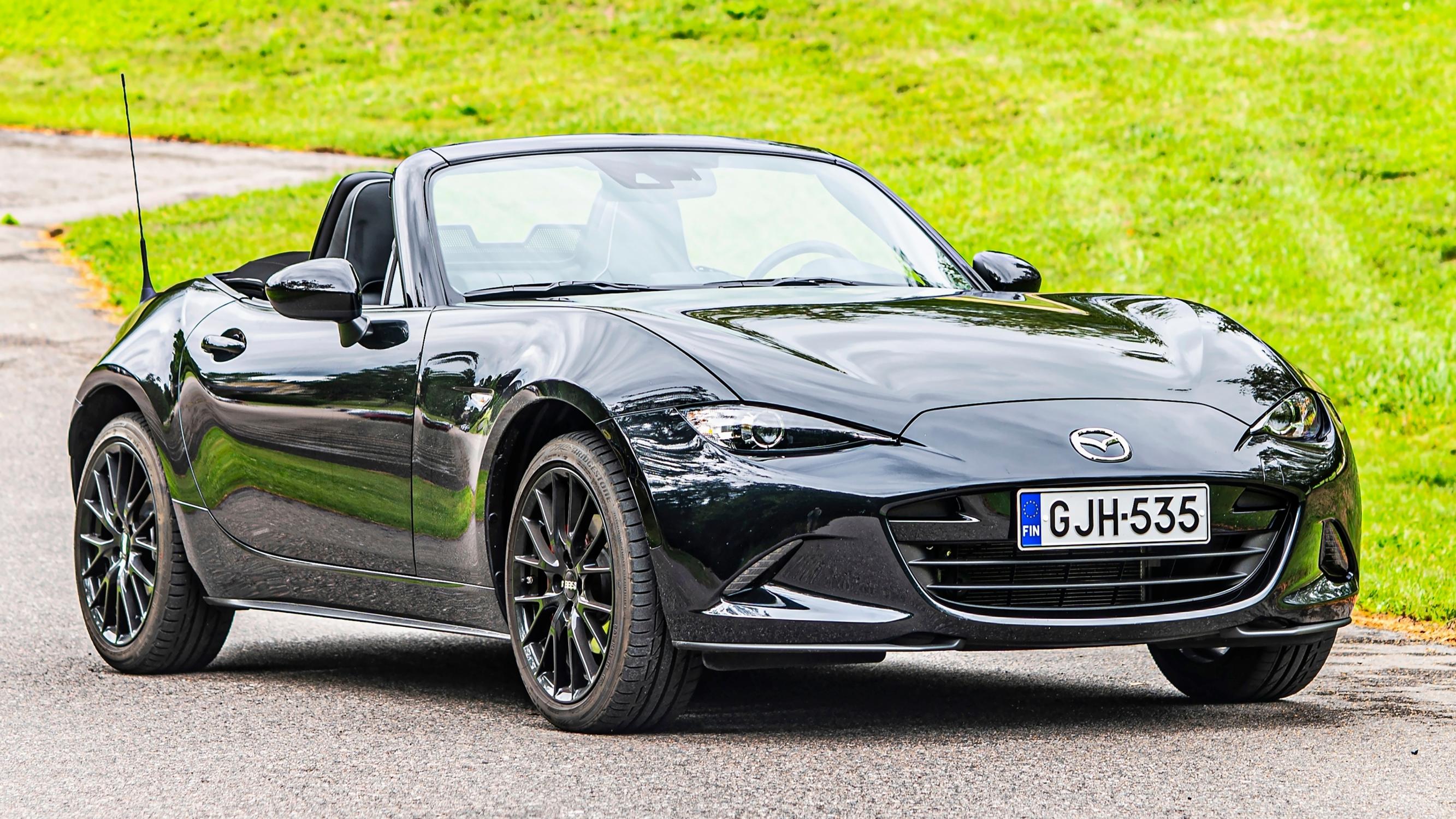 Mazda MX-5 – Klassikko jo elinaikanaan on arvonimi, jota sopii käyttää vain hyvin harvoista automalleista – Varoitus: Saattaa aiheuttaa riippuvuutta