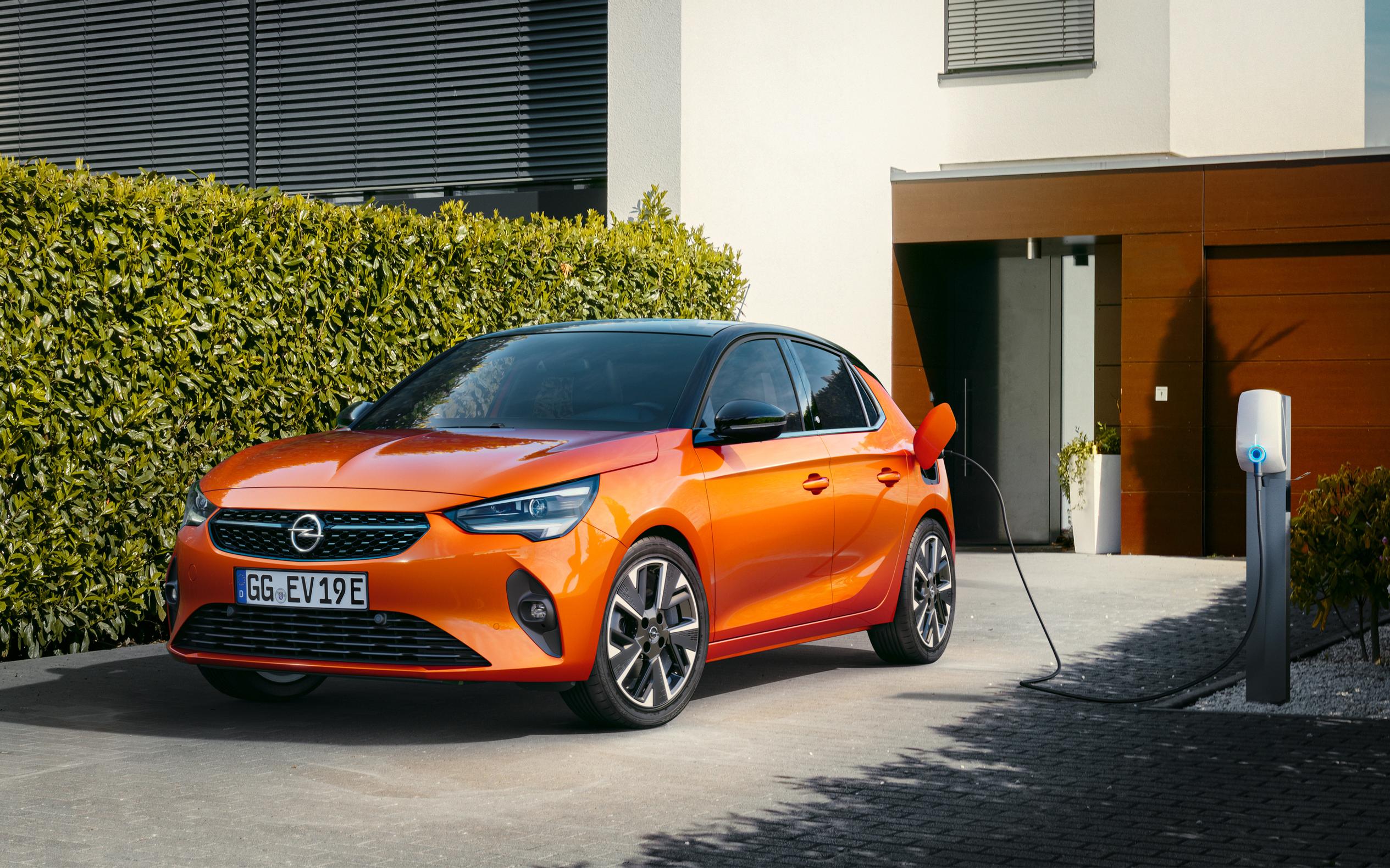Uusi Opel Corsa-e voitti oman luokkansa Kultaisen ohjauspyörän 2020