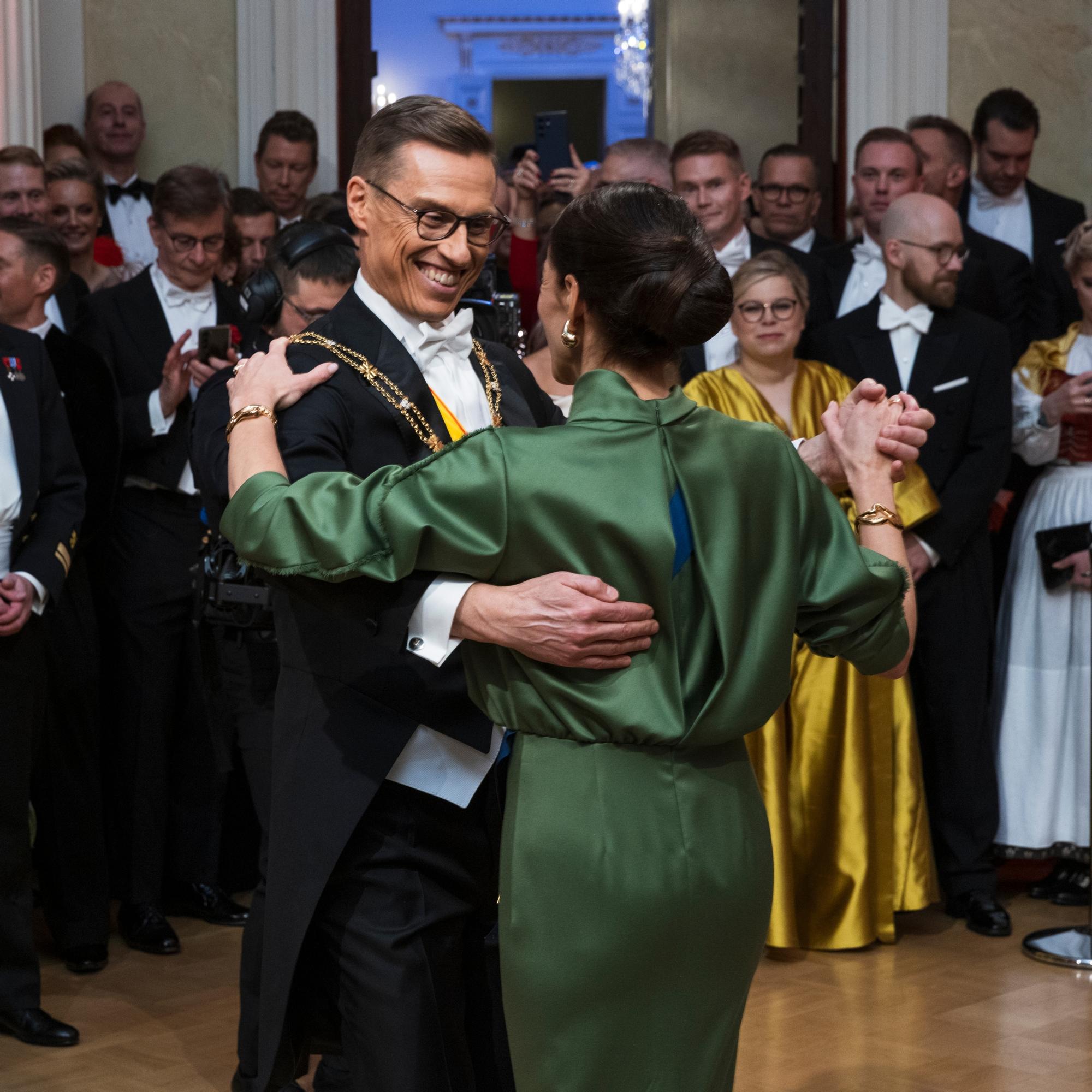 Presidentti Alexander Stubb: ”Toivon, että opimme käyttäytymään toisia kohtaan” – Kaikki Linnan juhlista
