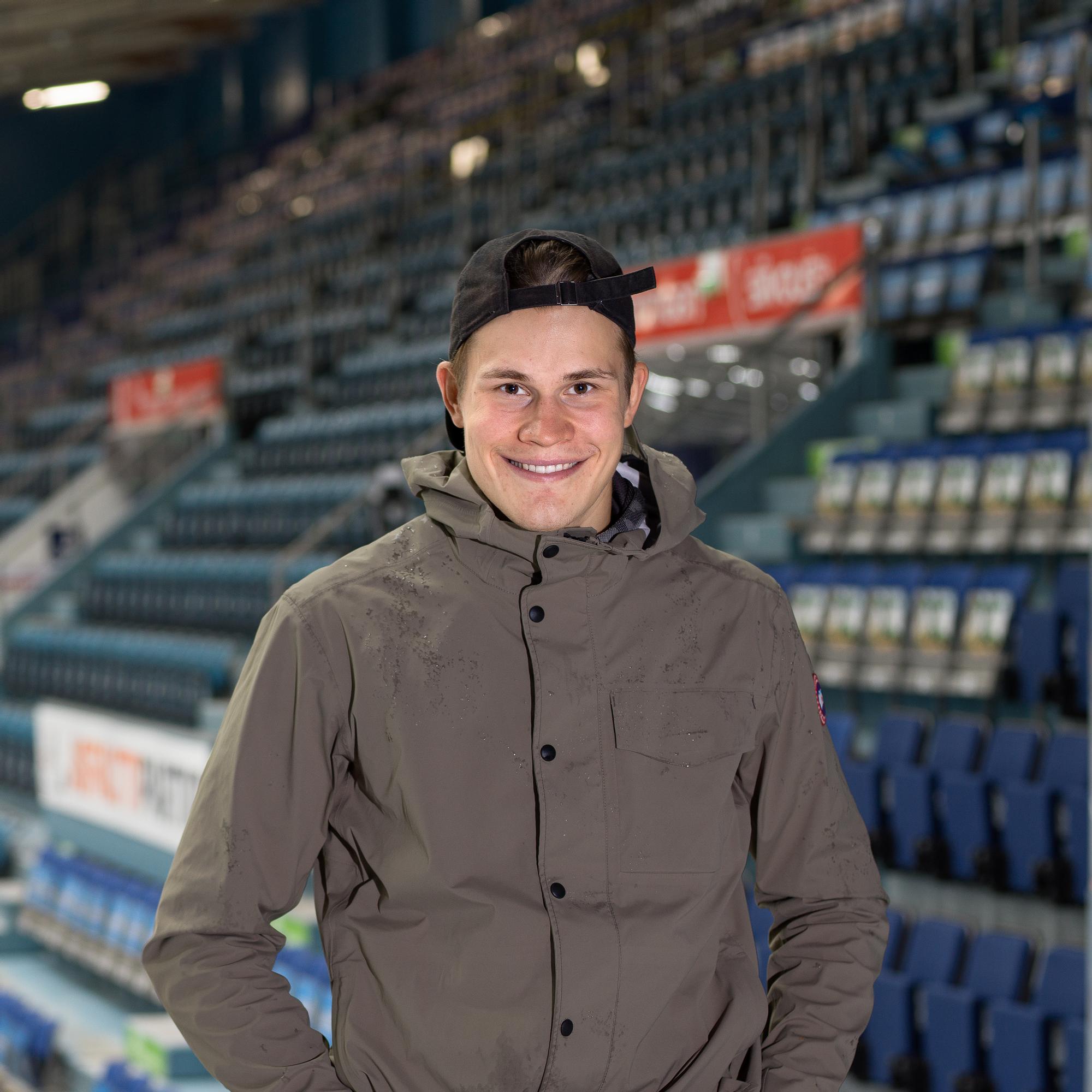 Jesse Puljujärvi: Kahden vuoden sopimus Edmonton Oilersin kanssa – "NHL:ssä täytyy kamppailla enemmän kuin mitä pelityyliini on kuulunut – Pittää olla kova jätkä"