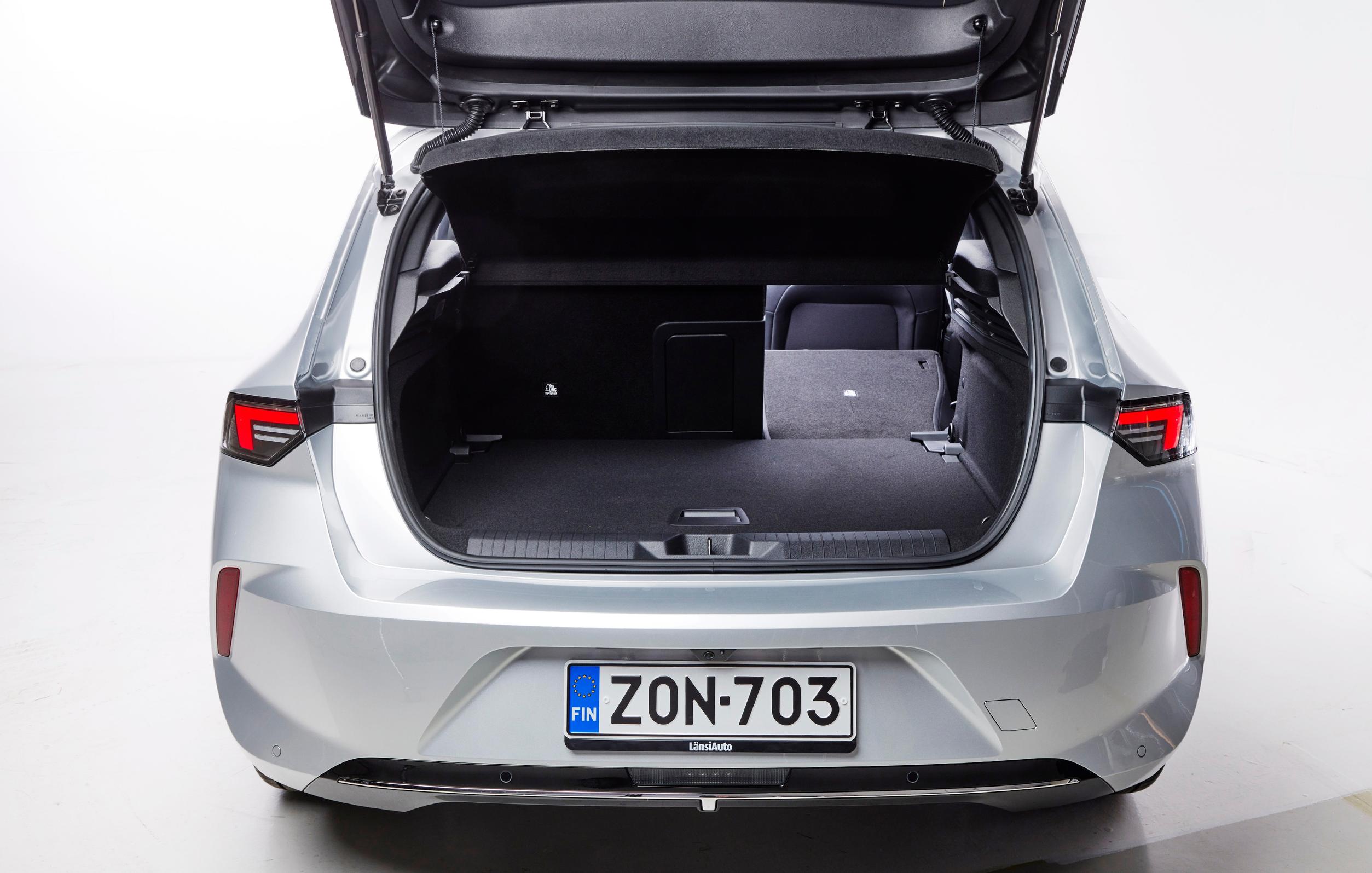 Opel Astra 5dr Innovation Plus 130 Turbo A takaluukku