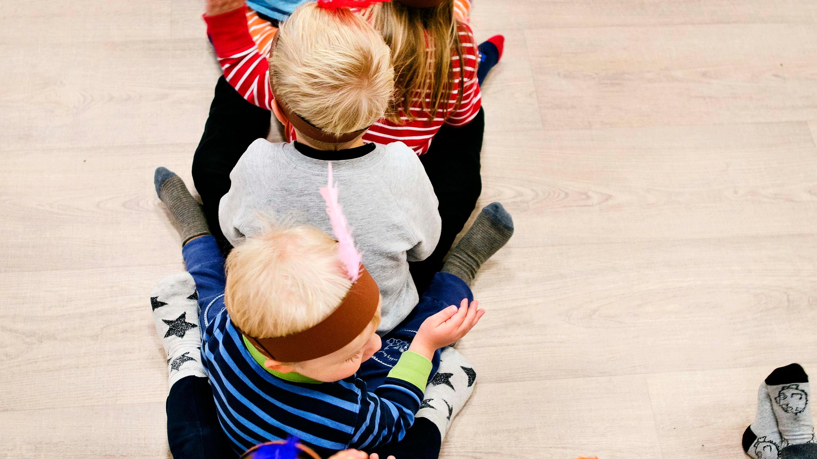 Haitallisia kemikaaleja suitsitaan: pienten lasten ympäristöstä terveellisempi