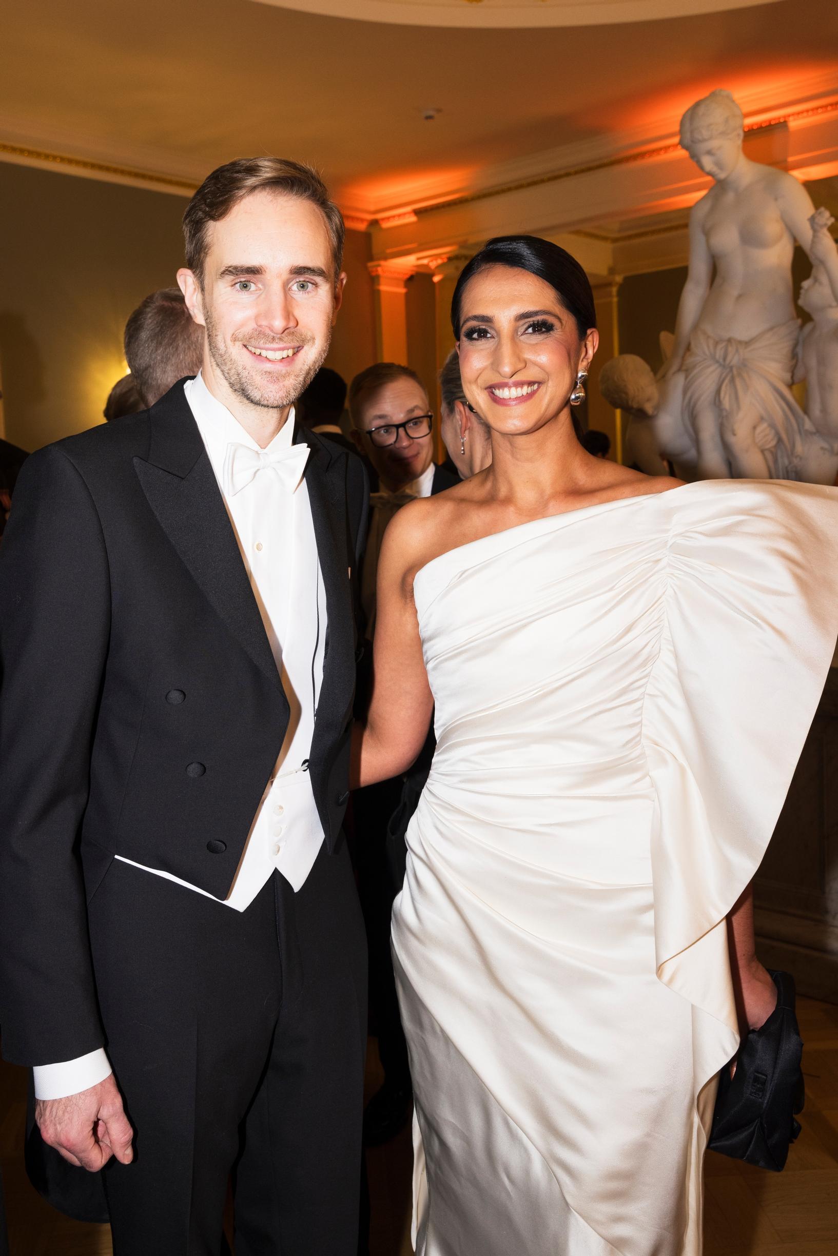 Nasima Razmyar ja puoliso Johan Fager Linnan juhlissa 2024.