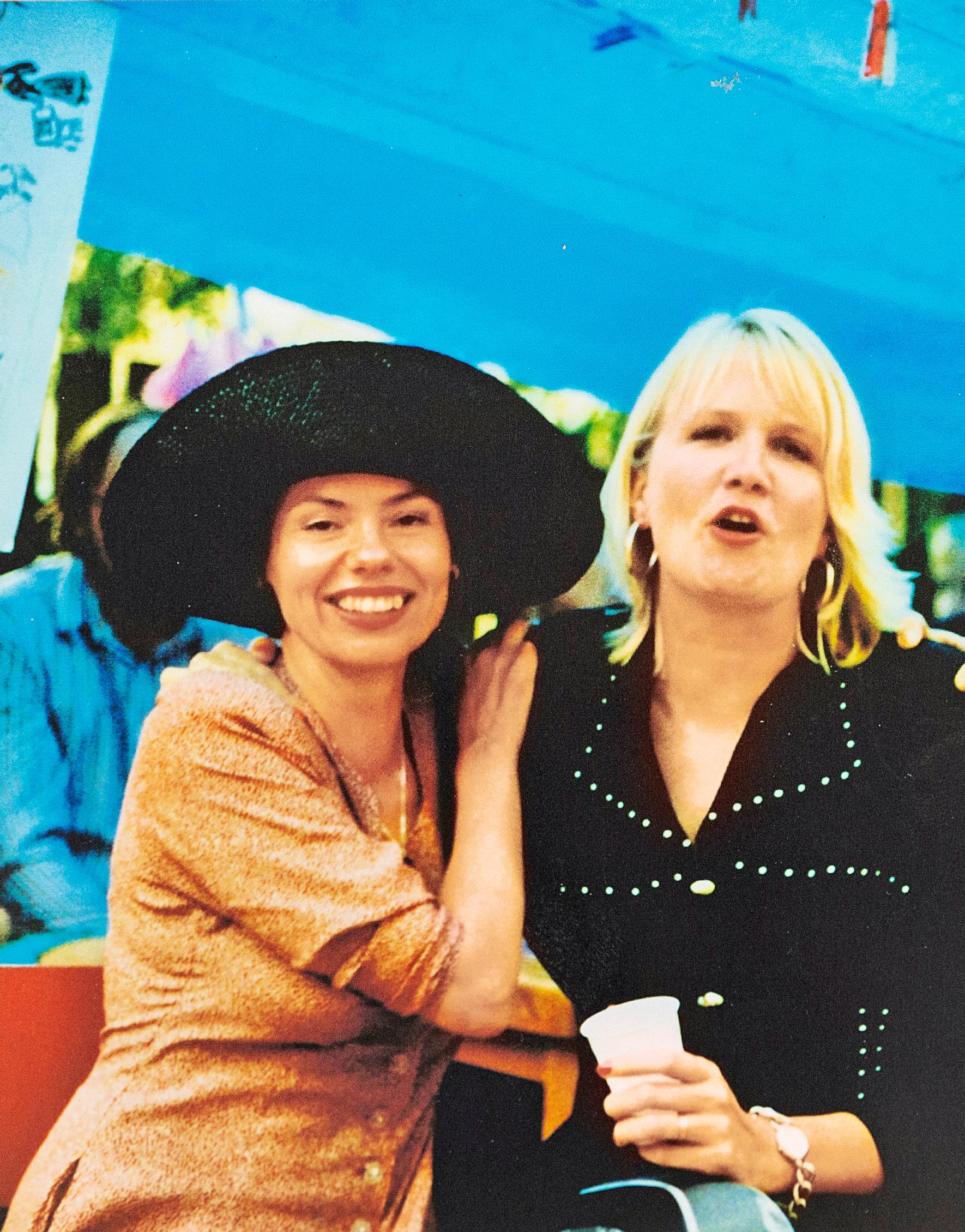 Miitta ja Kaija Kangas juhlivat Kaijan nelikymppisiä 1990-luvun alussa. Kaija kuoli viime syksynä.