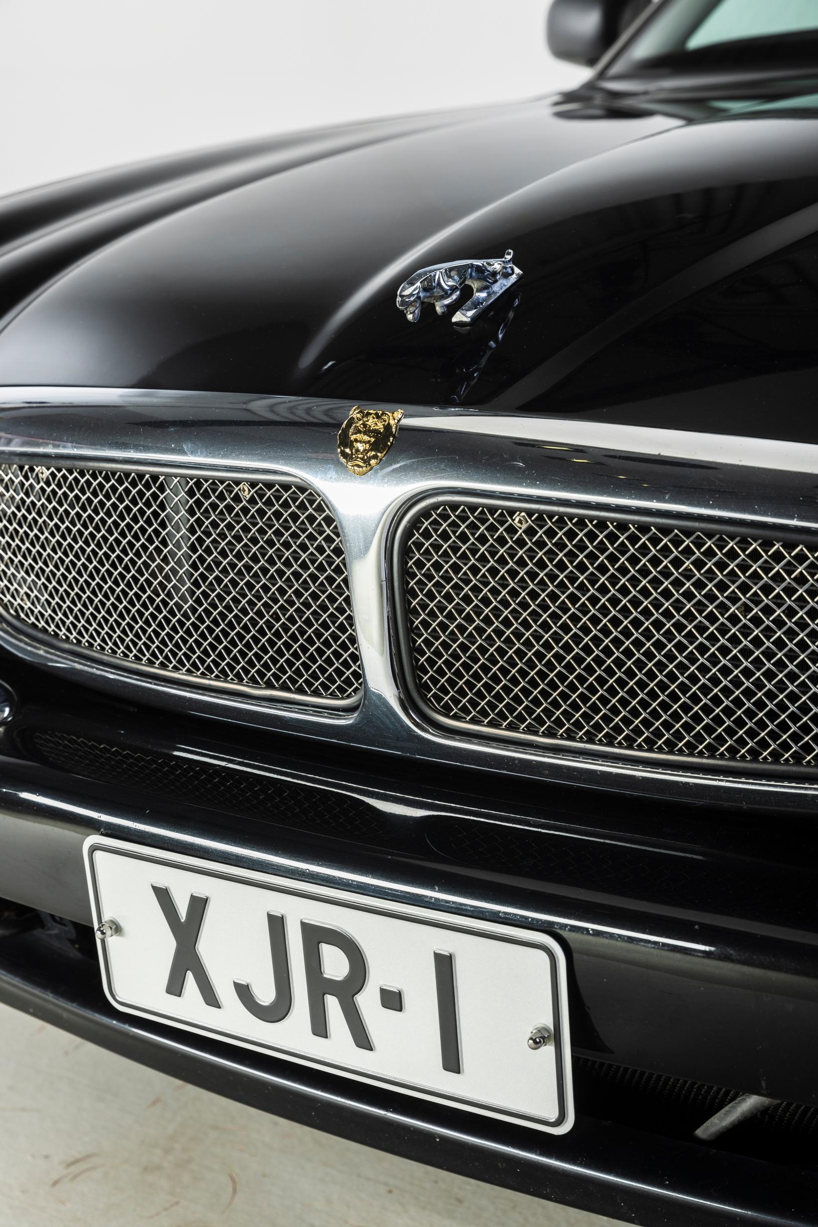 Jaguar XJR vm. 2000 keula