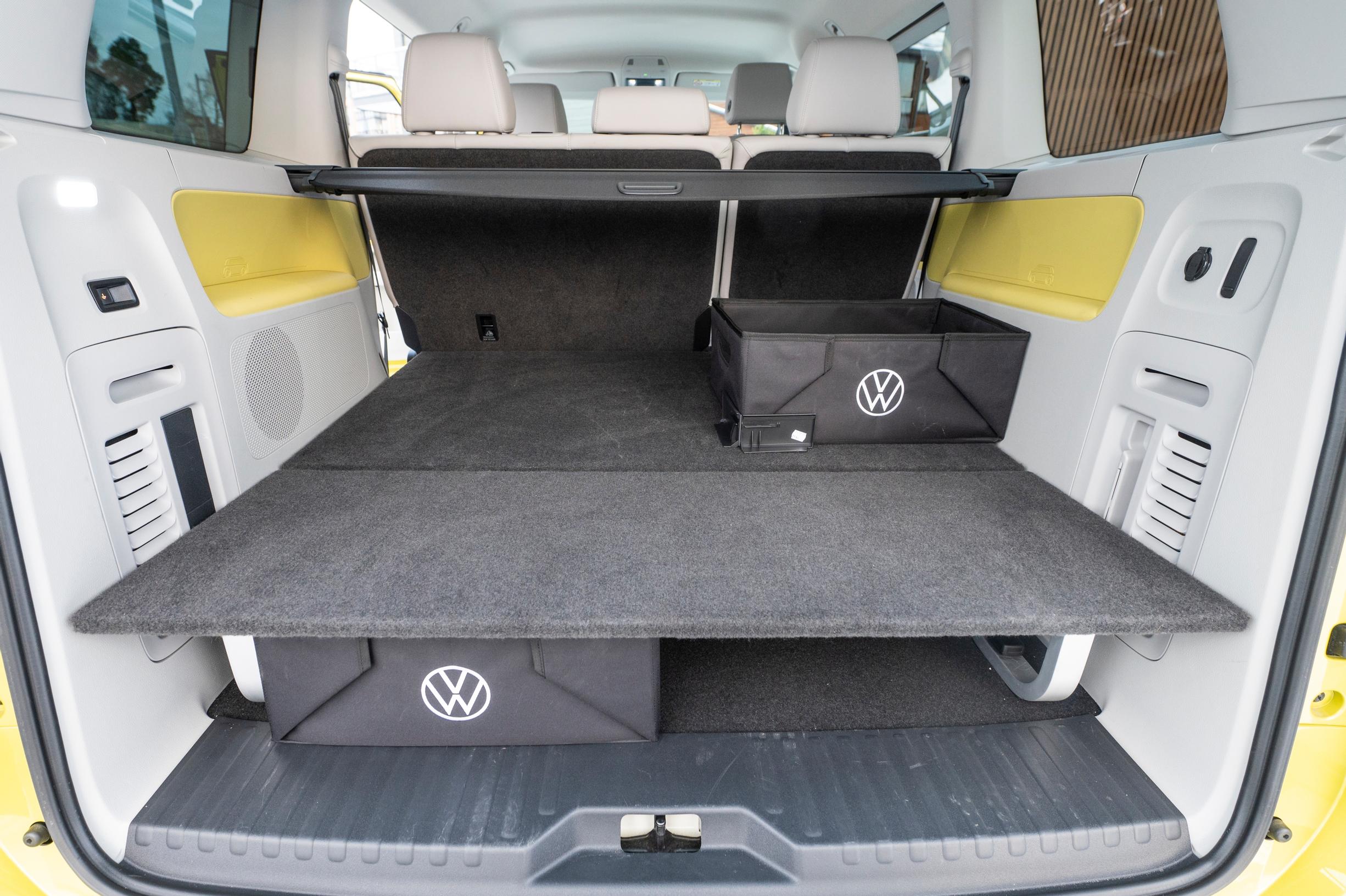 Volkswagen ID. buzz 150 kW Pro Business 77 kWh tavaratila