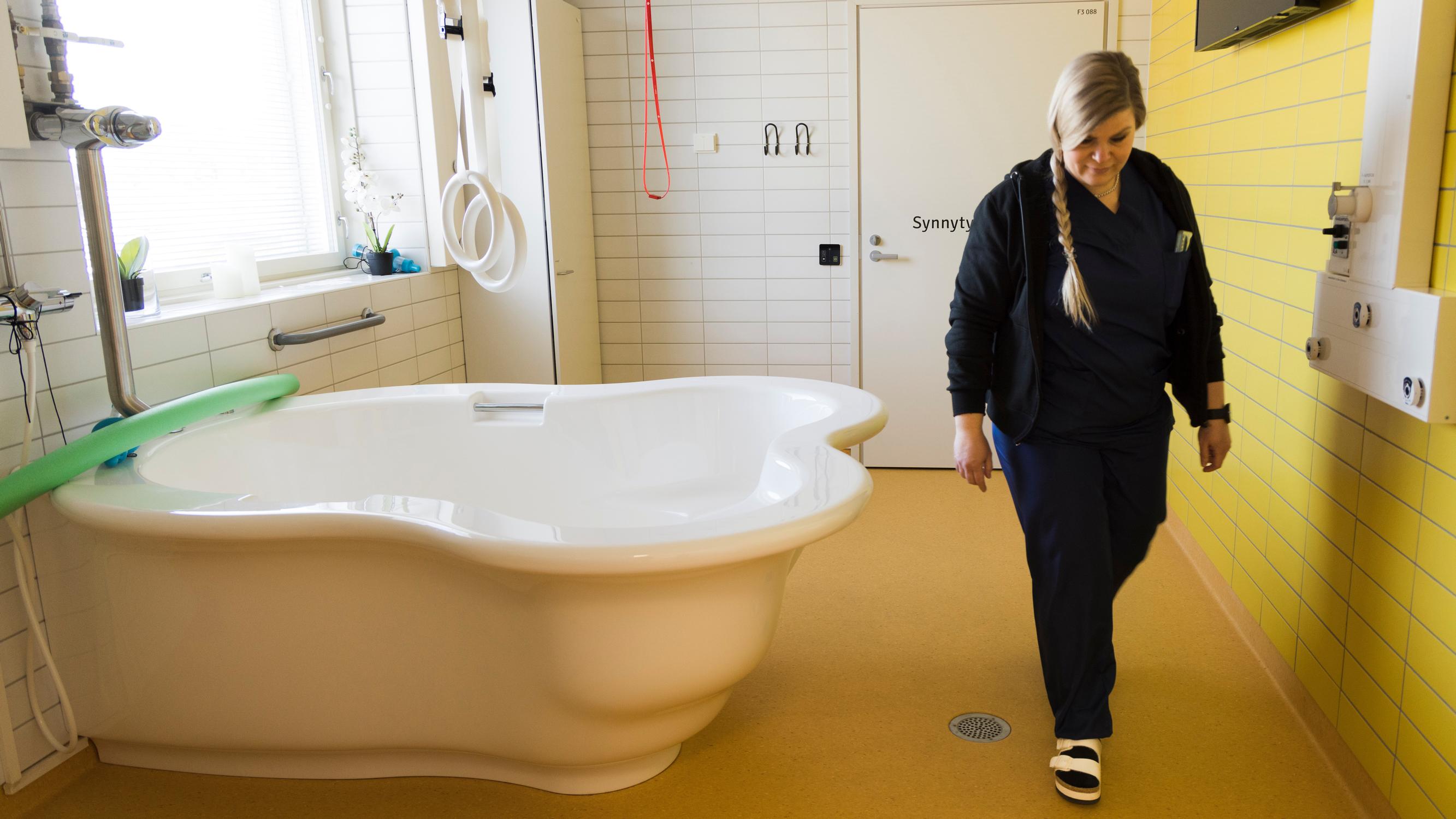 Onko tässä Suomen synnytysturismin uusi keskus? Hittisairaala houkuttelee potilaita perhehuoneilla, sauna avoinna jopa puolisoille