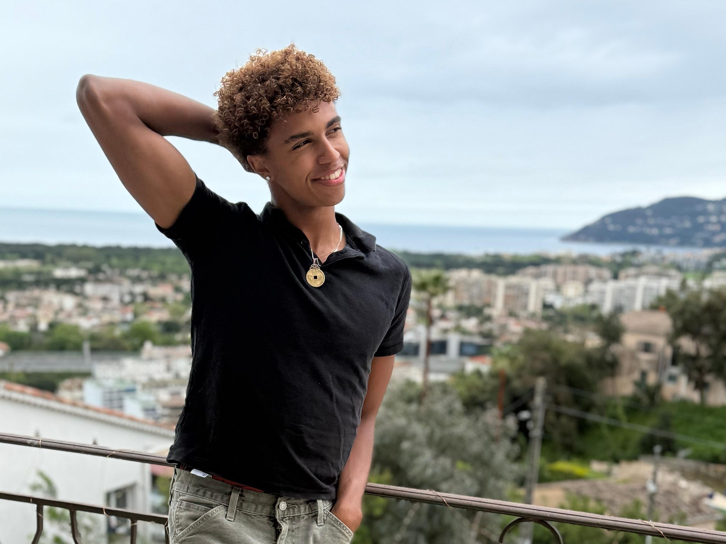 Edes kiusaaminen ei saanut lopettamaan tanssimista – Ranskan Talentissa ihastuttanut Kimi Ervi muutti 16-vuotiaana Los Angelesiin voidakseen tanssia enemmän