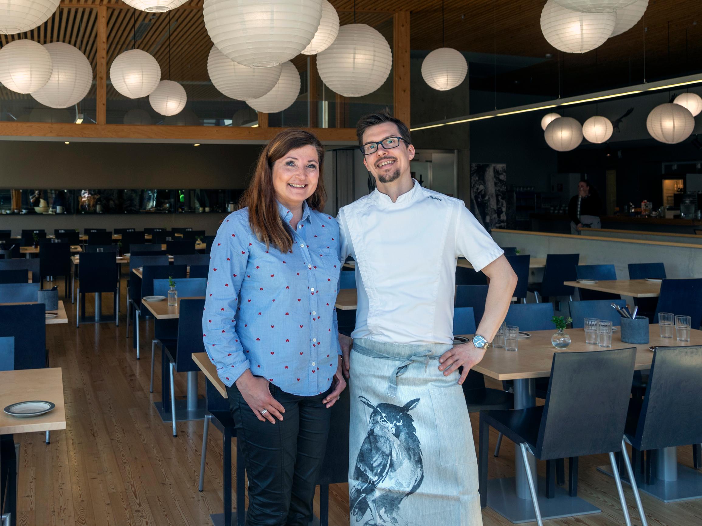 Sari Helinin ja Ilkka Lääverin kesä on täynnä työtä – Heinäveden mökki on ravintoloitsijoiden henkireikä