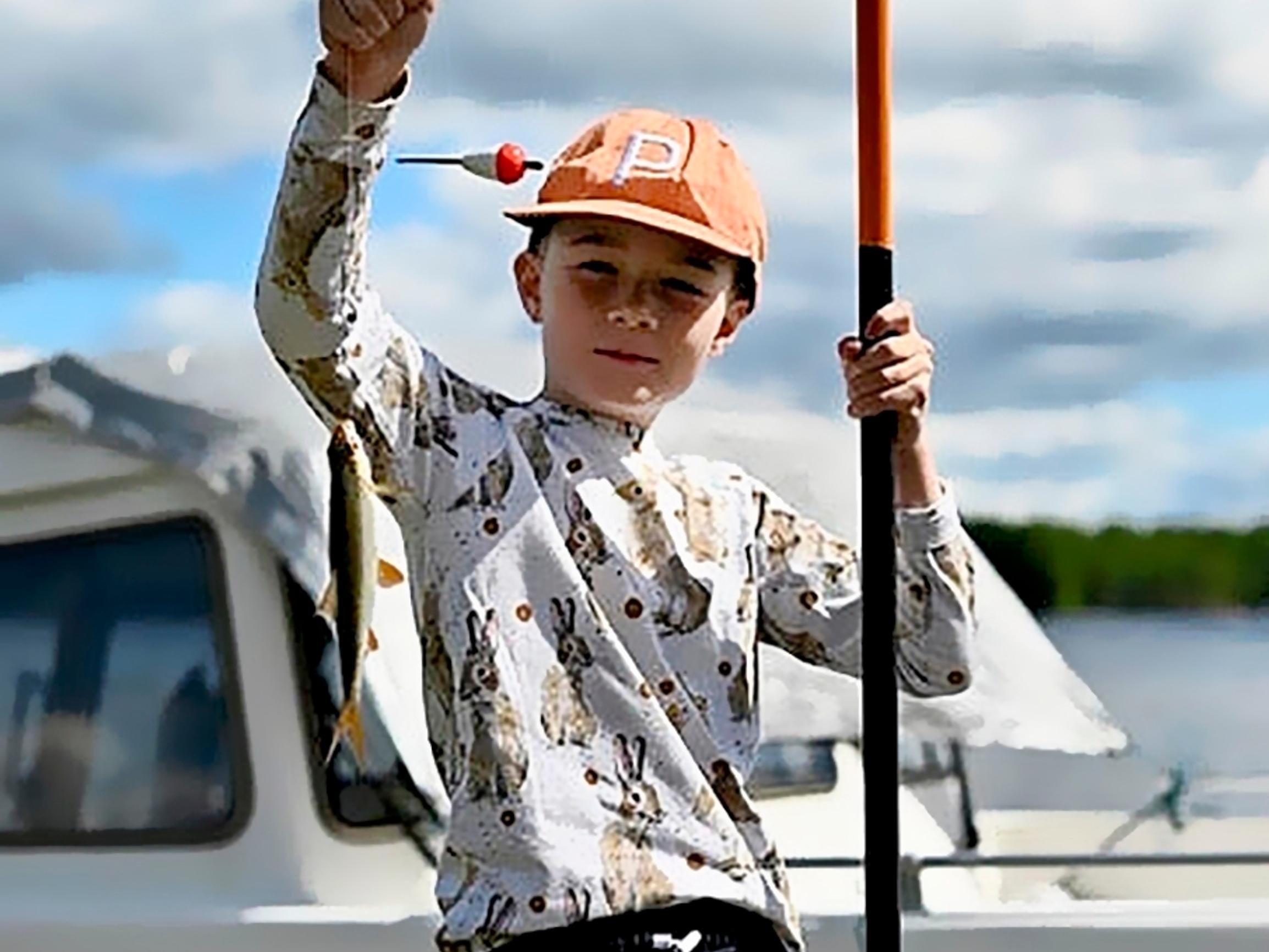 ”Jos saa pienen kalan, voi päästää sen takaisin veteen, jotta se kasvaa ja saa lapsia” – Apu Juniorin kalakisa jatkuu elokuun – Näin osallistut