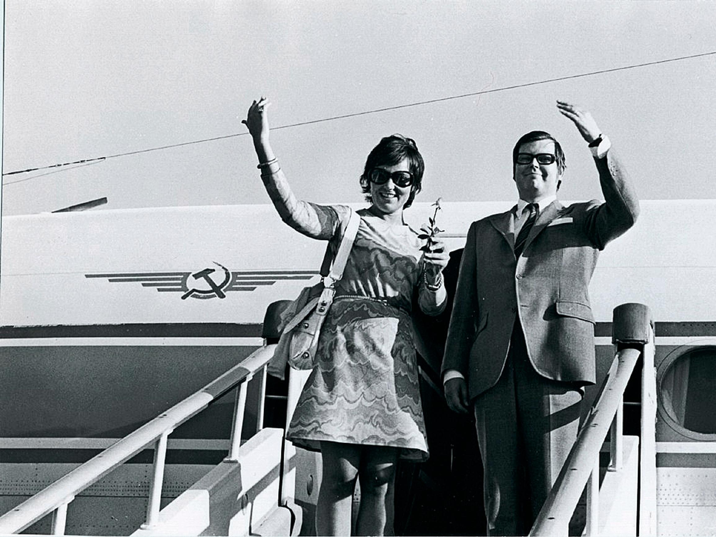 Emerituspäätoimittaja Eero Saurin muistelmat kertovat ajasta, kun Apu palasi kansakunnan kaapin päälle