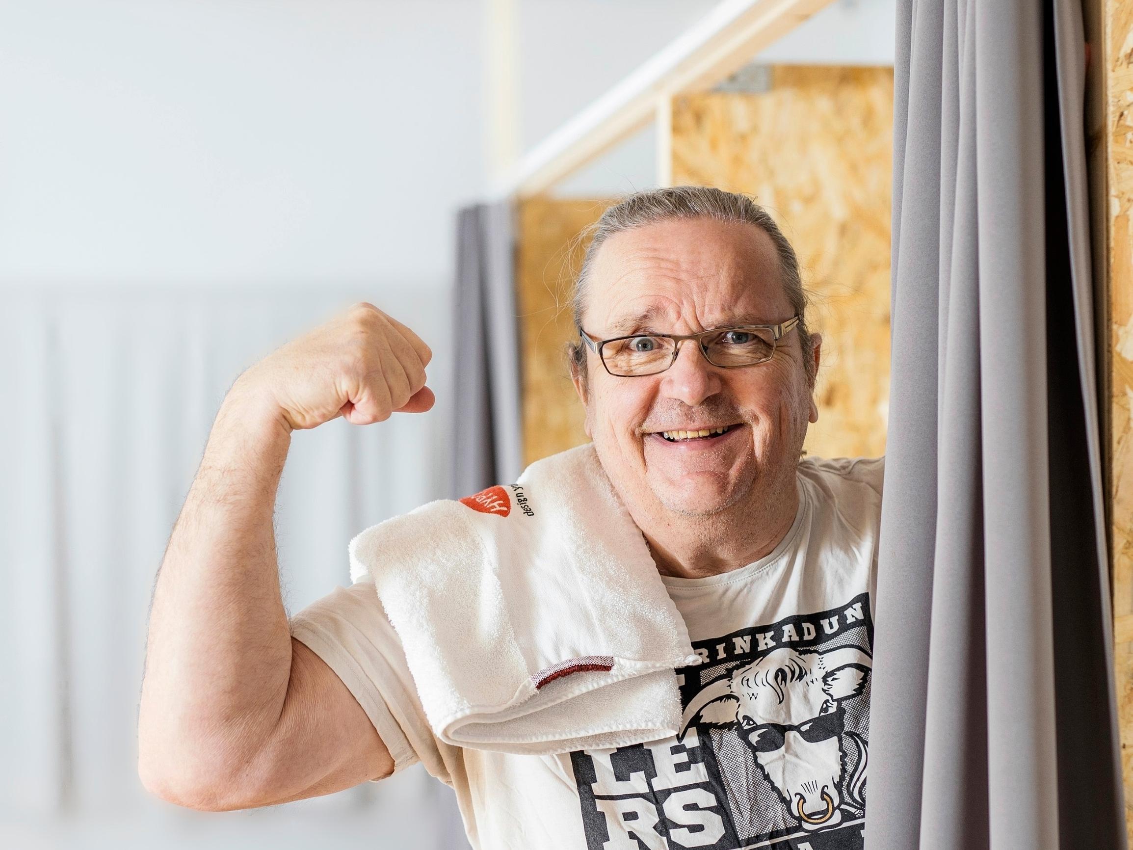 Tekonivelet polviinsa saanut Sakari Kuosmanen: "Paranemisesta pitää huolehtia itse"