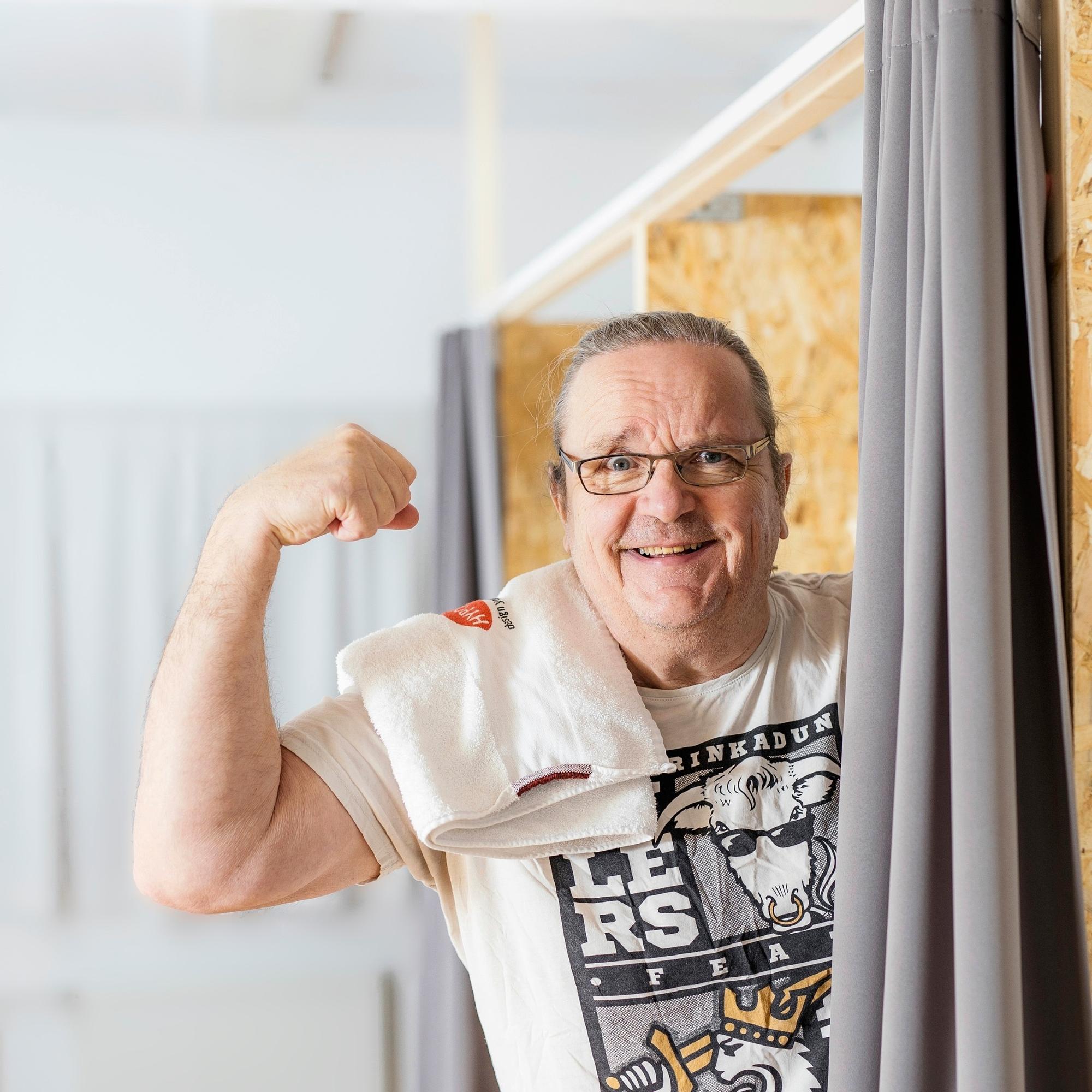 Tekonivelet polviinsa saanut Sakari Kuosmanen: "Paranemisesta pitää huolehtia itse"
