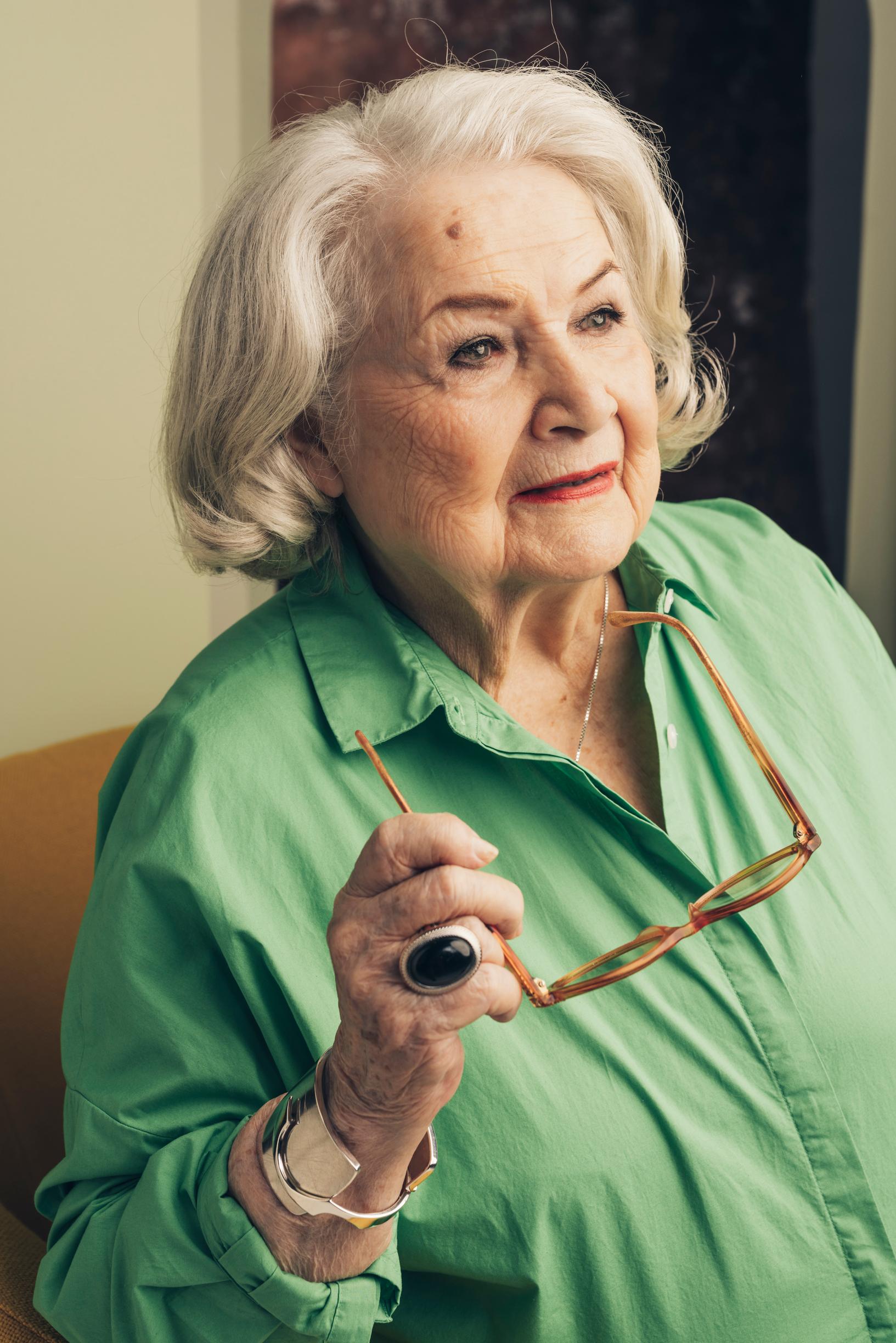 Anja Pohjola ja Liisamaija Laaksonen kertovat Avun haastattelussa 60 vuoden ystävyydestään.