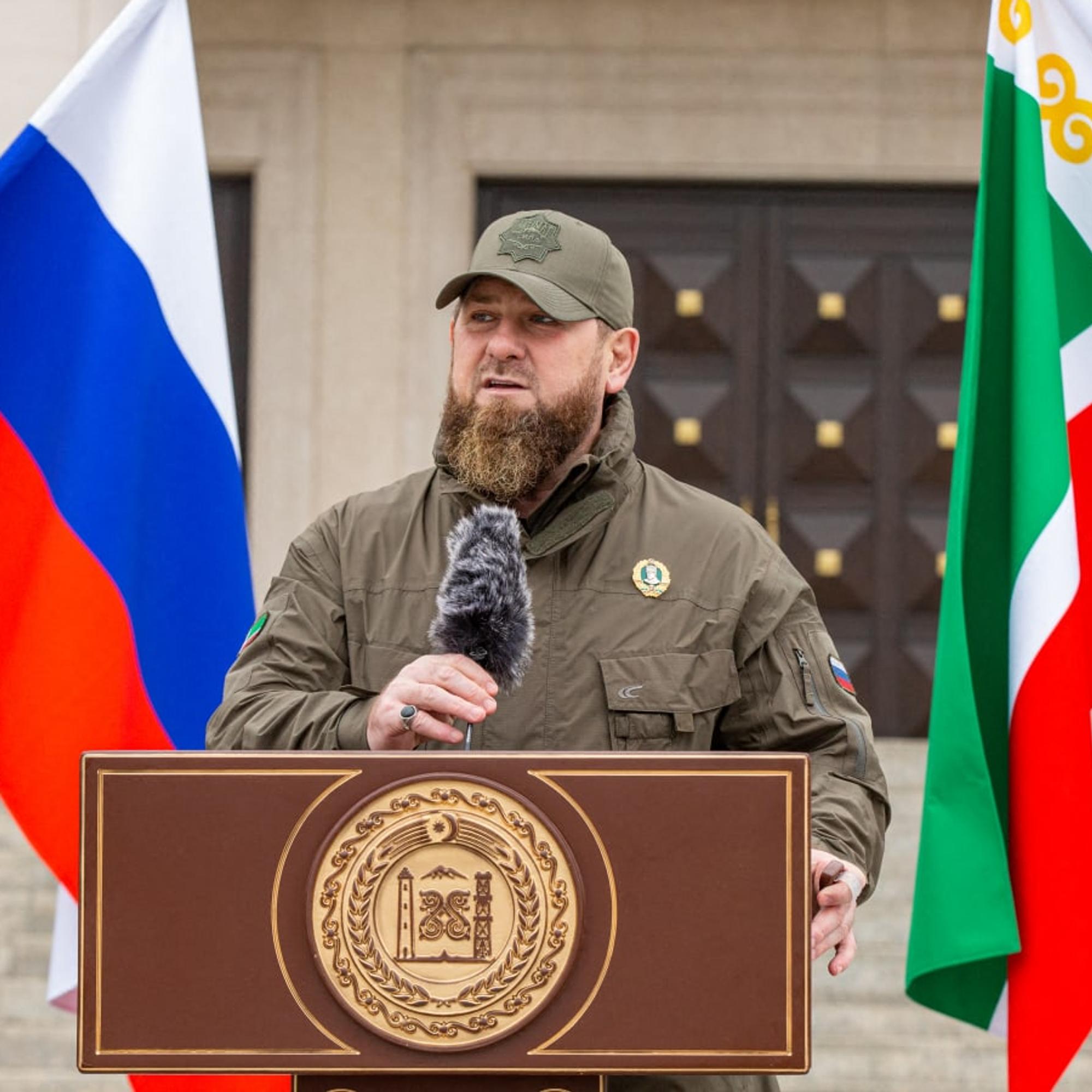 Ramzan Kadyrov johtaa Ukrainaa terrorisoivia tšetšeenijoukkoja ja pullistelee sosiaalisessa mediassa – Mutta millainen totuus löytyy kuvien takaa? 