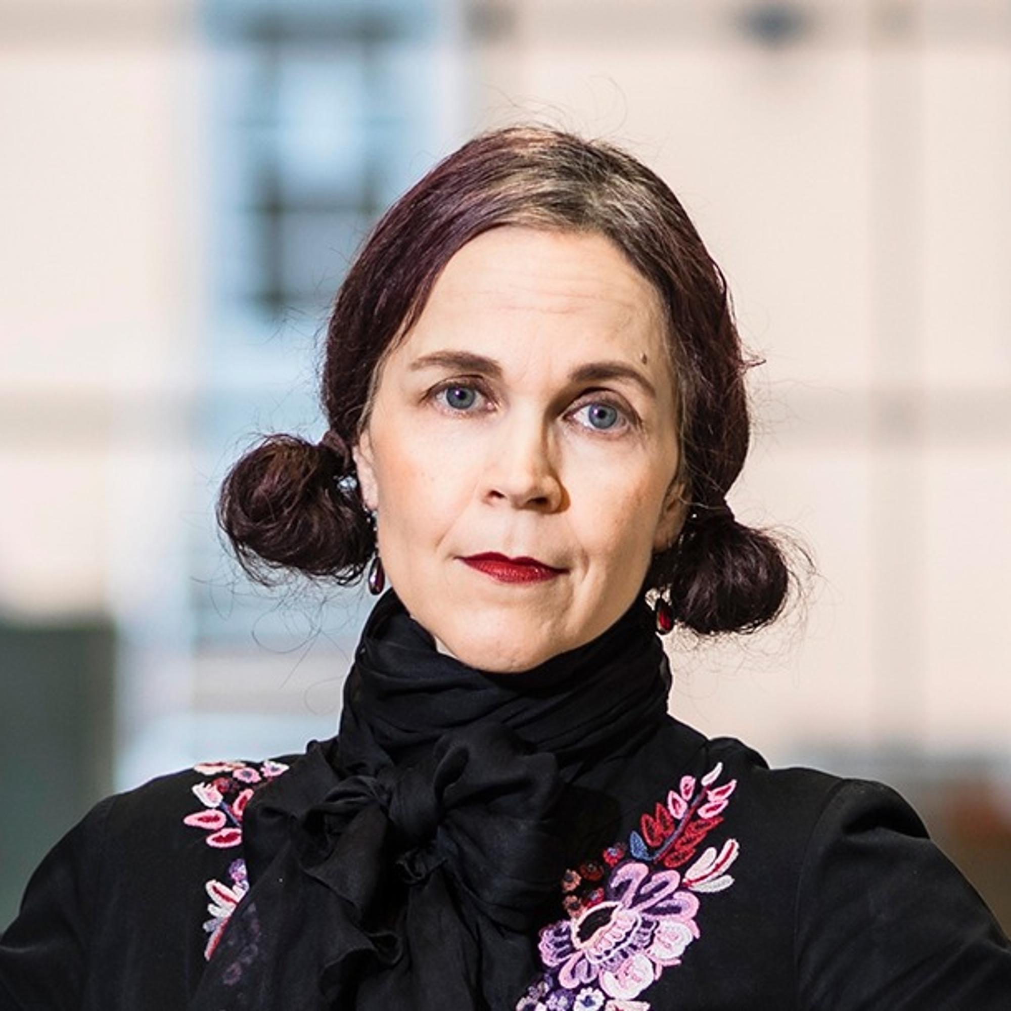 Seurustelu ja työskentely yhdessä