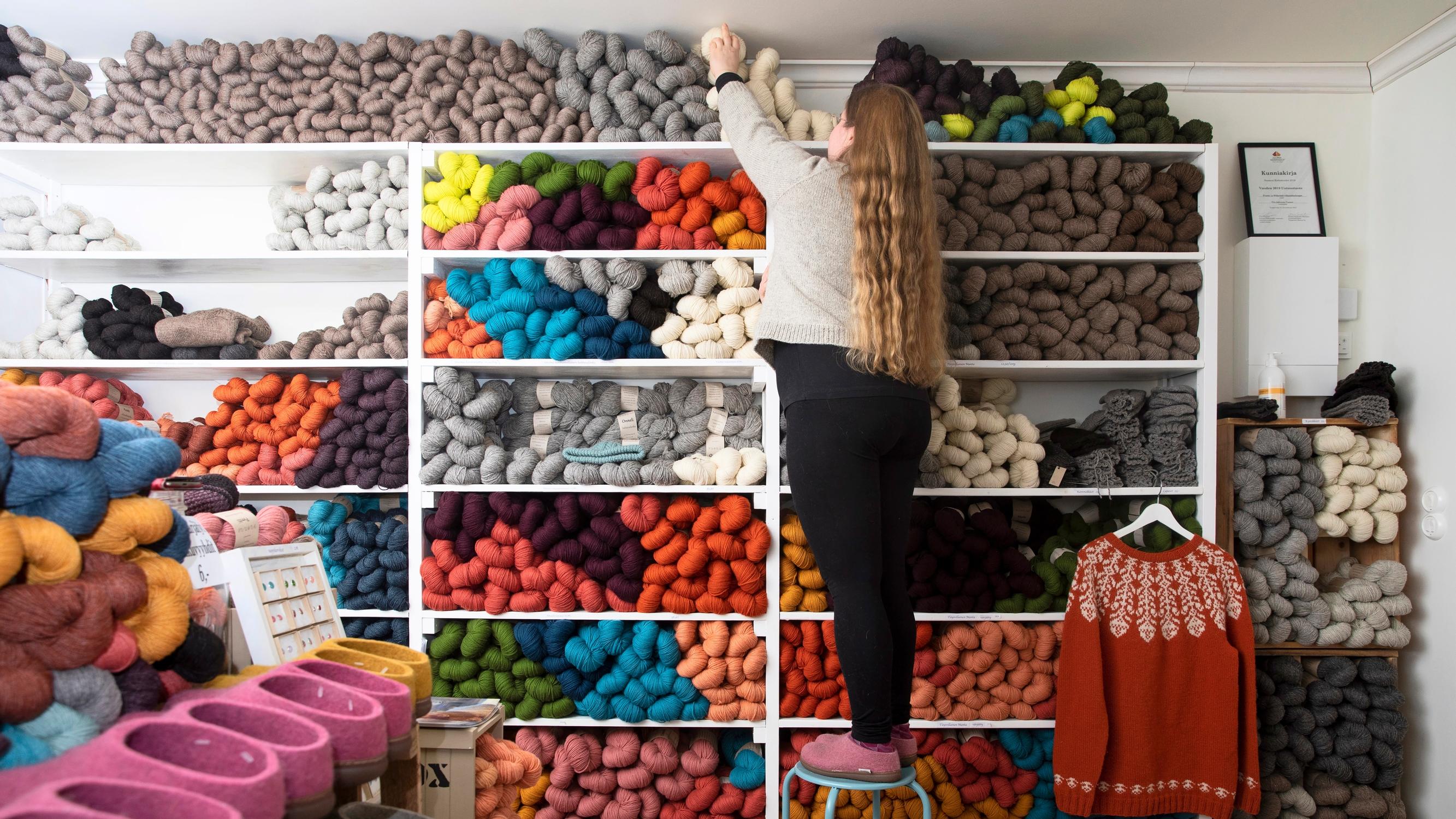 Villavillitys: kutomisharrastuksen paisuminen on nostanut kotimaisen villan hintaa ja saanut koko alan nousuun