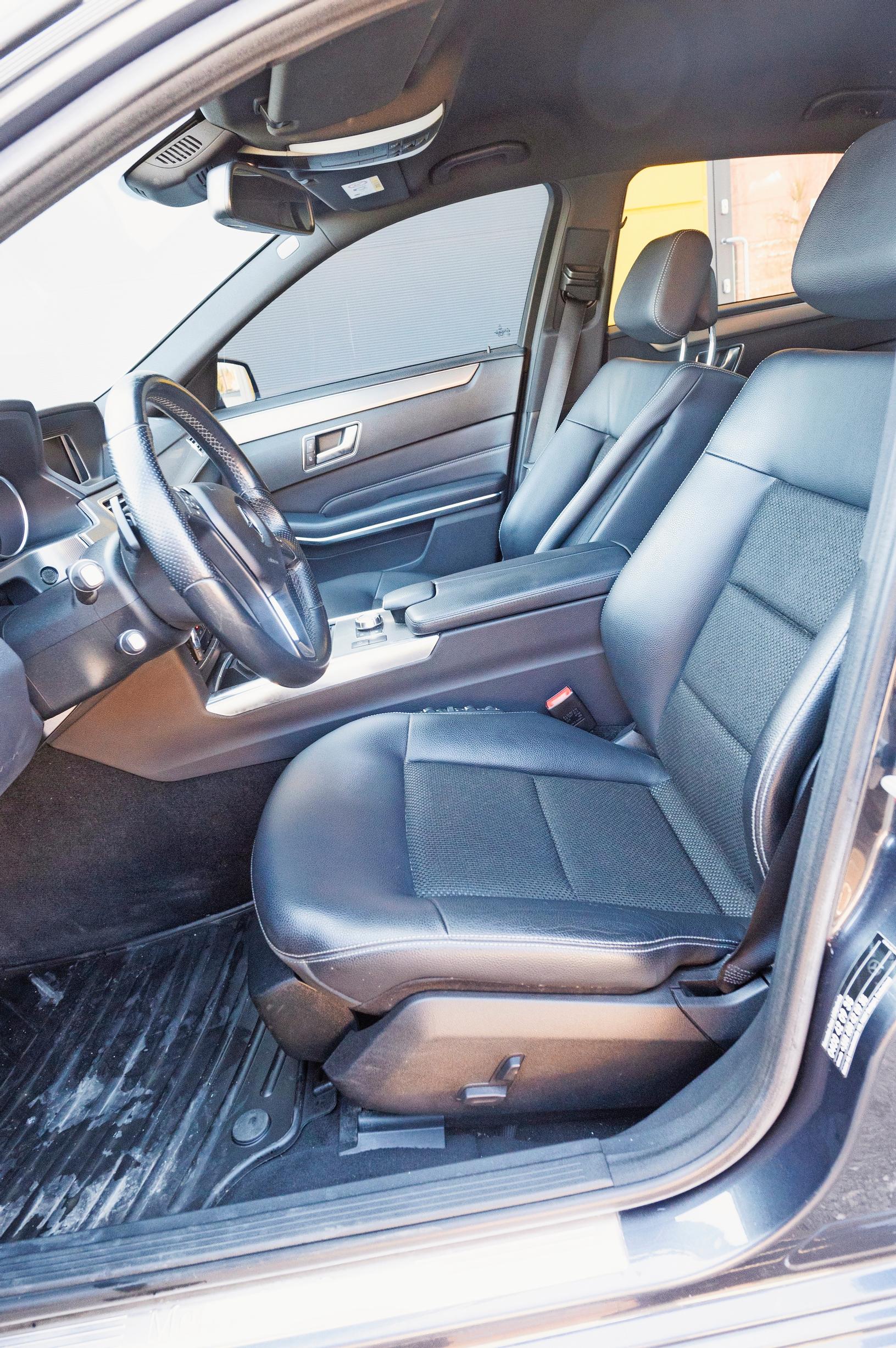 Mercedes-Benz E 250:n kuskin penkki on niin sanottu ortopedi-istuin. Se on erittäin mukava.