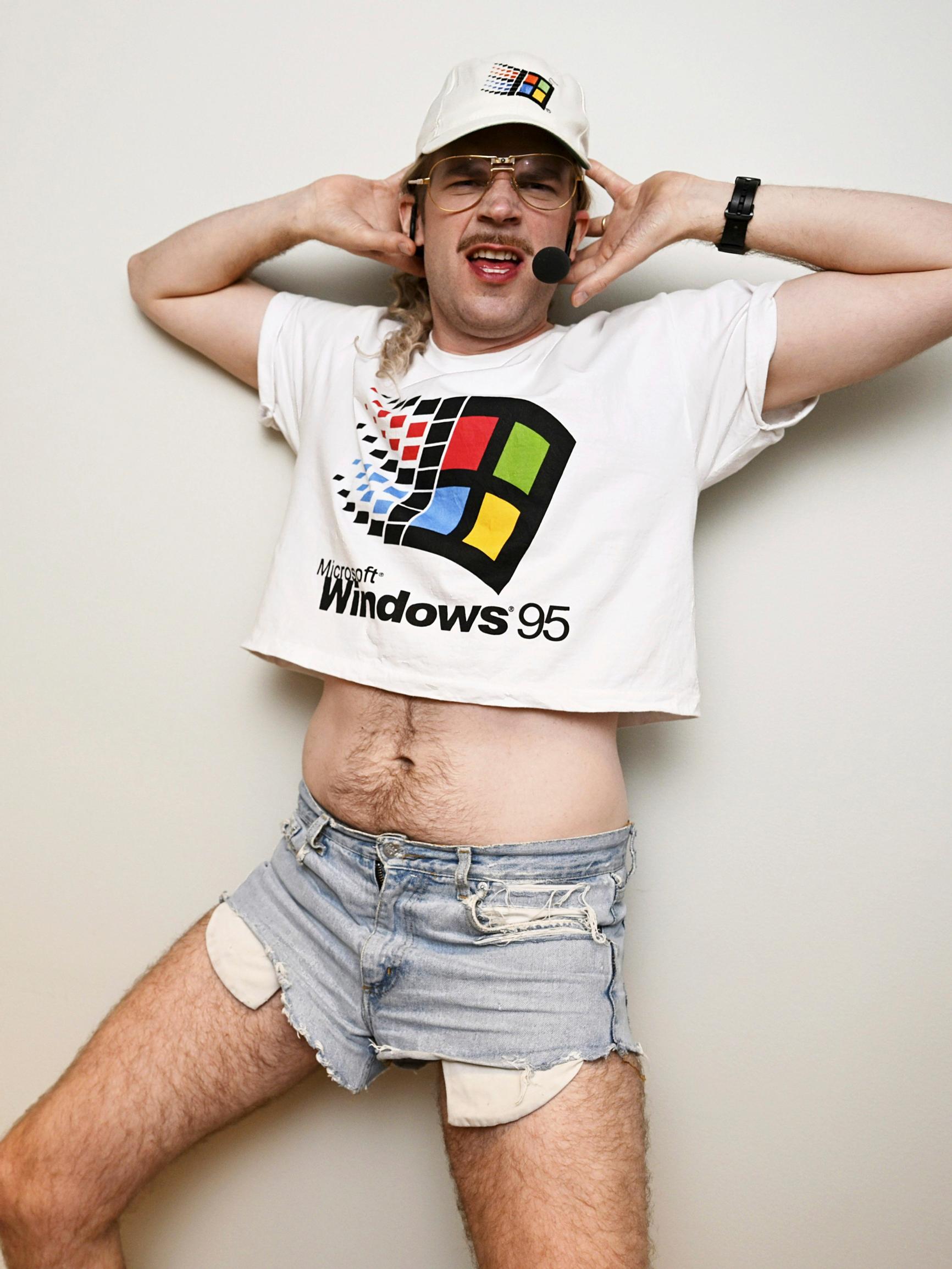 Euroviisuissa räväyttävä Teemu Keisteri: ”Windows95Manina olen häpeämätön, mutta kaupan kassalla voin olla maailman ujoin tyyppi”