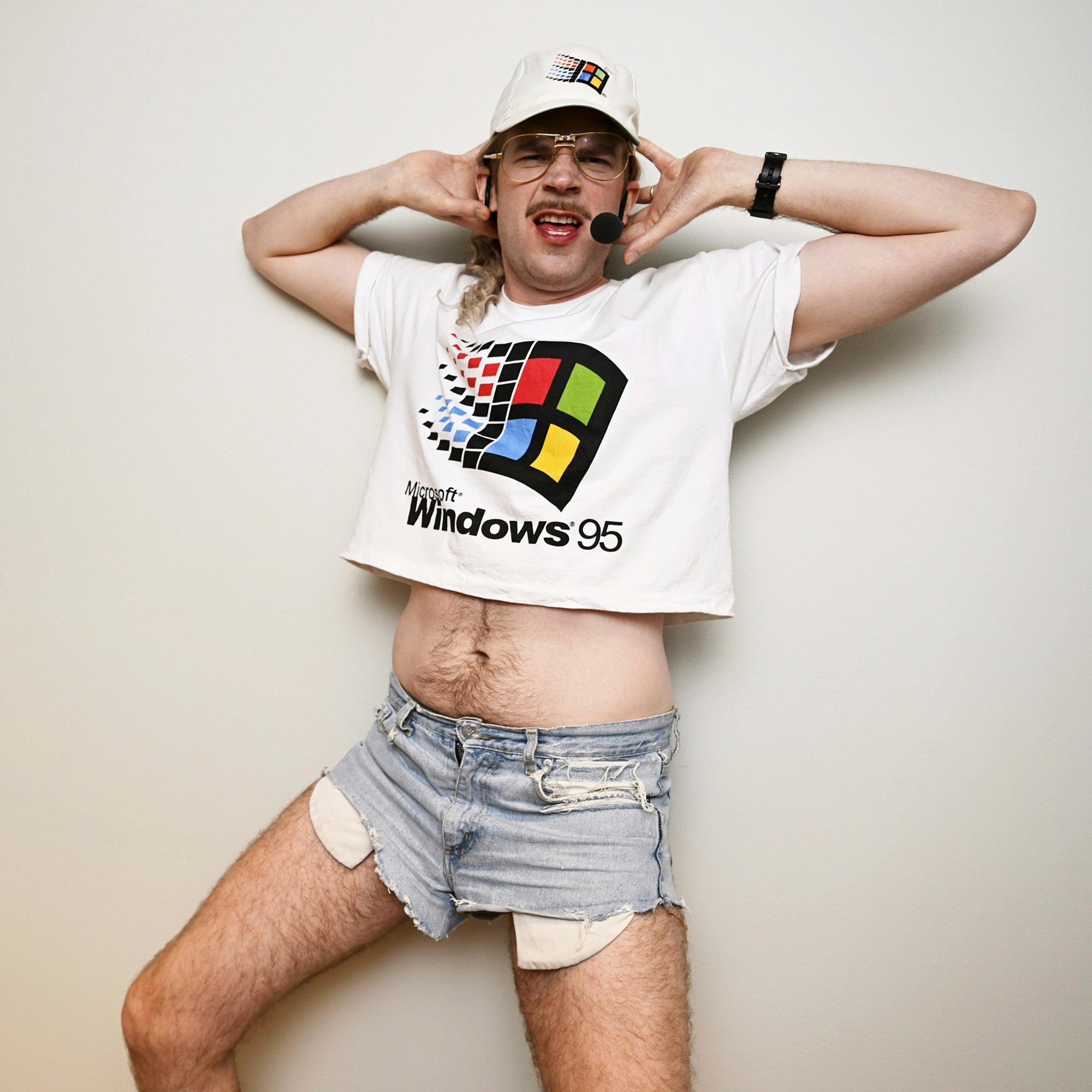 Euroviisuissa räväyttävä Teemu Keisteri: ”Windows95Manina olen häpeämätön, mutta kaupan kassalla voin olla maailman ujoin tyyppi”