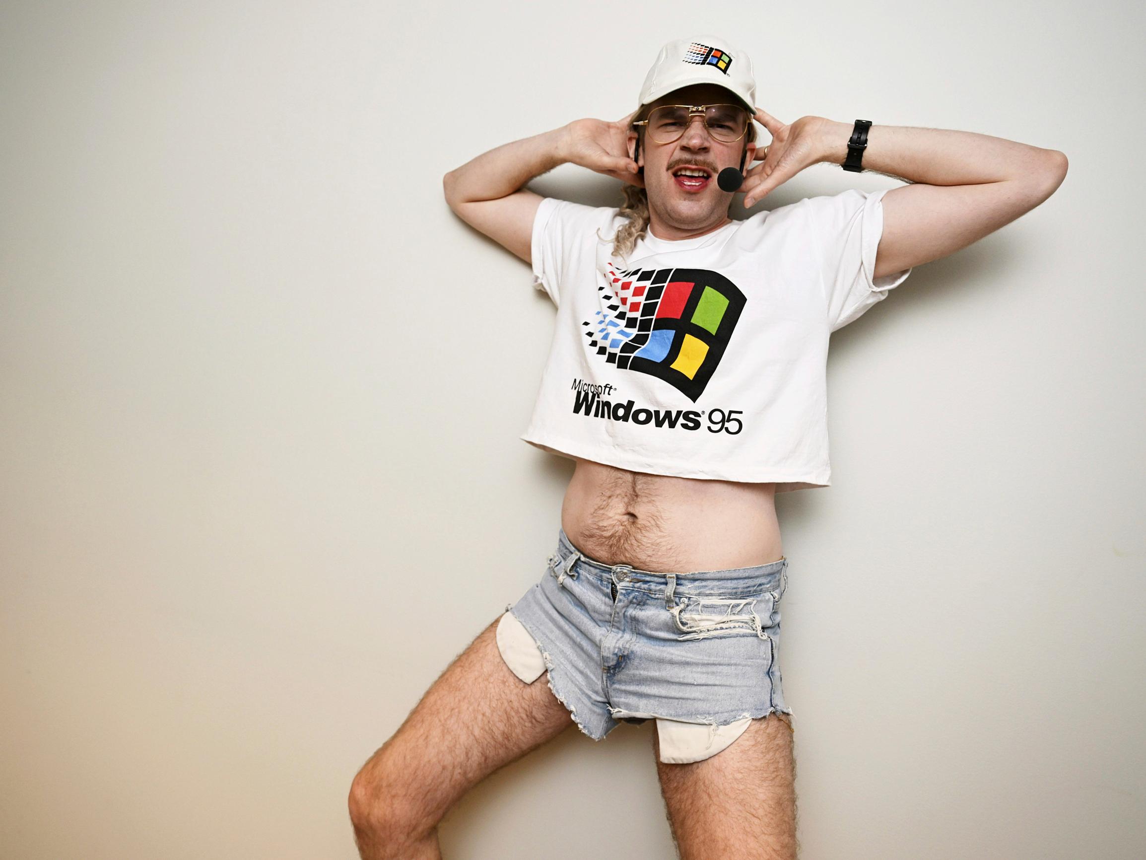 Euroviisuissa räväyttävä Teemu Keisteri: ”Windows95Manina olen häpeämätön, mutta kaupan kassalla voin olla maailman ujoin tyyppi”